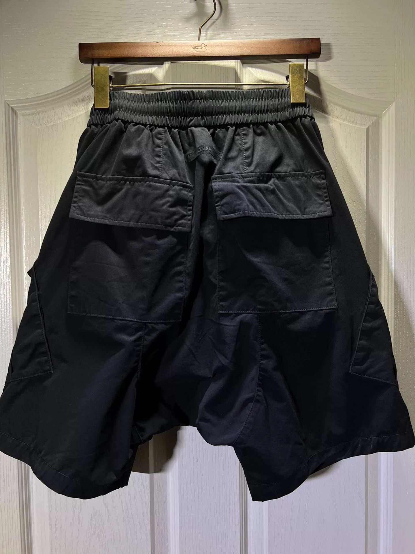 Ermenegildo Zegna ZEGNA Men's Summer Black Cargo Shorts Size US 32 / EU 48 - 8 Thumbnail