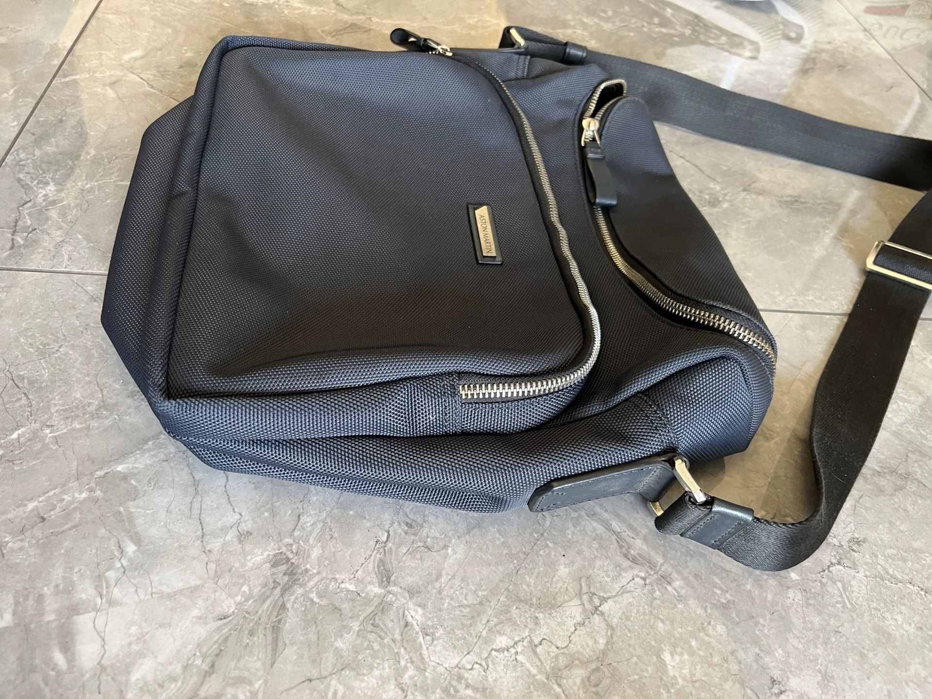Japanese Brand Aston Martin Single Shoulder Bag Size ONE SIZE - 2 Thumbnail