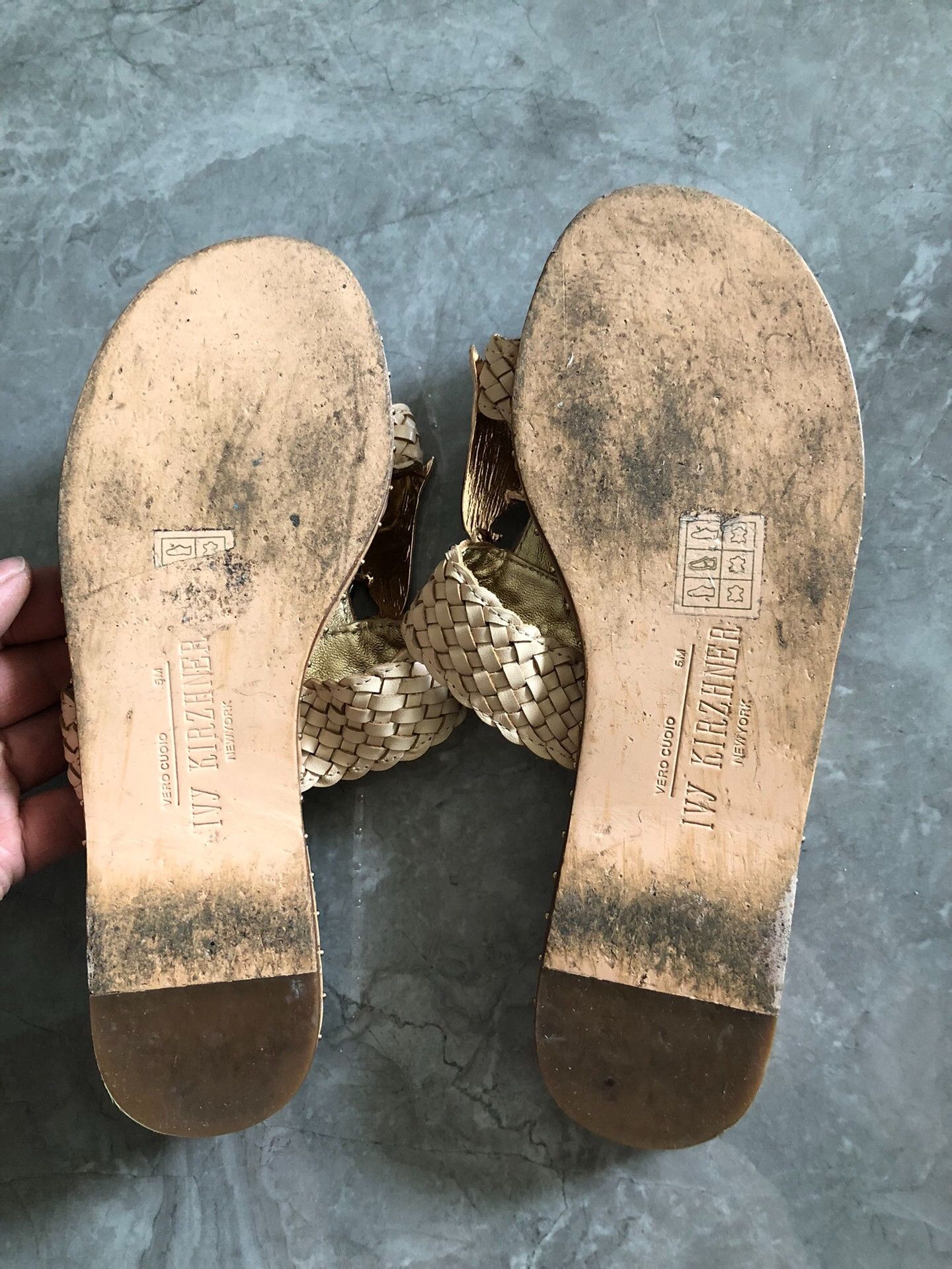 Japanese Brand Ivy Kirzhner Leather Gem-Embellished Slippers Size US 5 / IT 35 - 6 Thumbnail