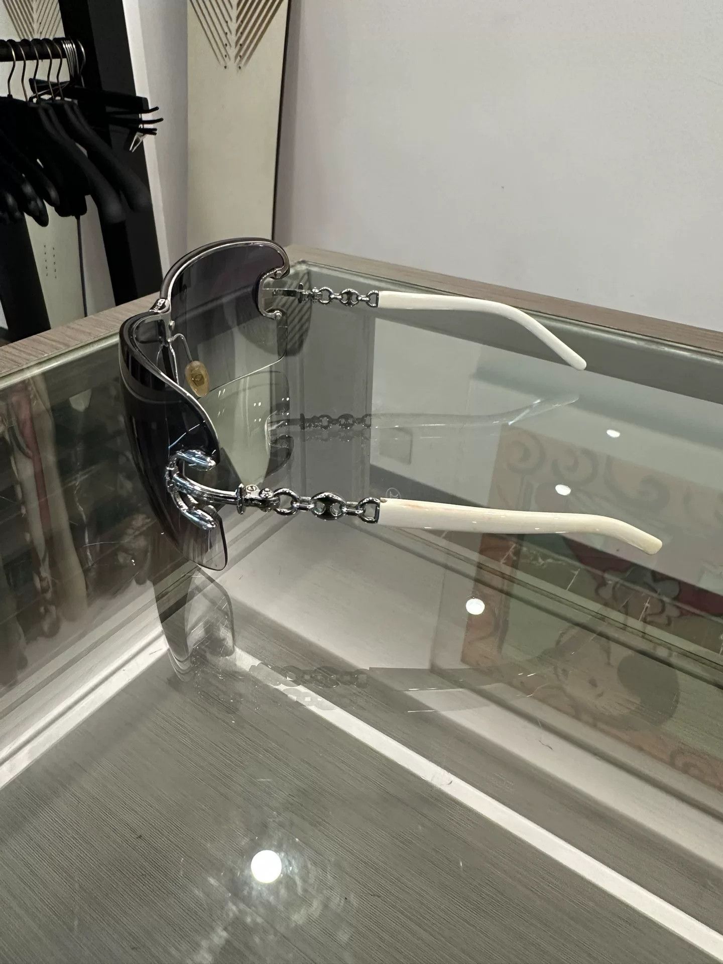 Japanese Brand Gucci Gradient Rimless Sunglasses Size ONE SIZE - 4 Thumbnail