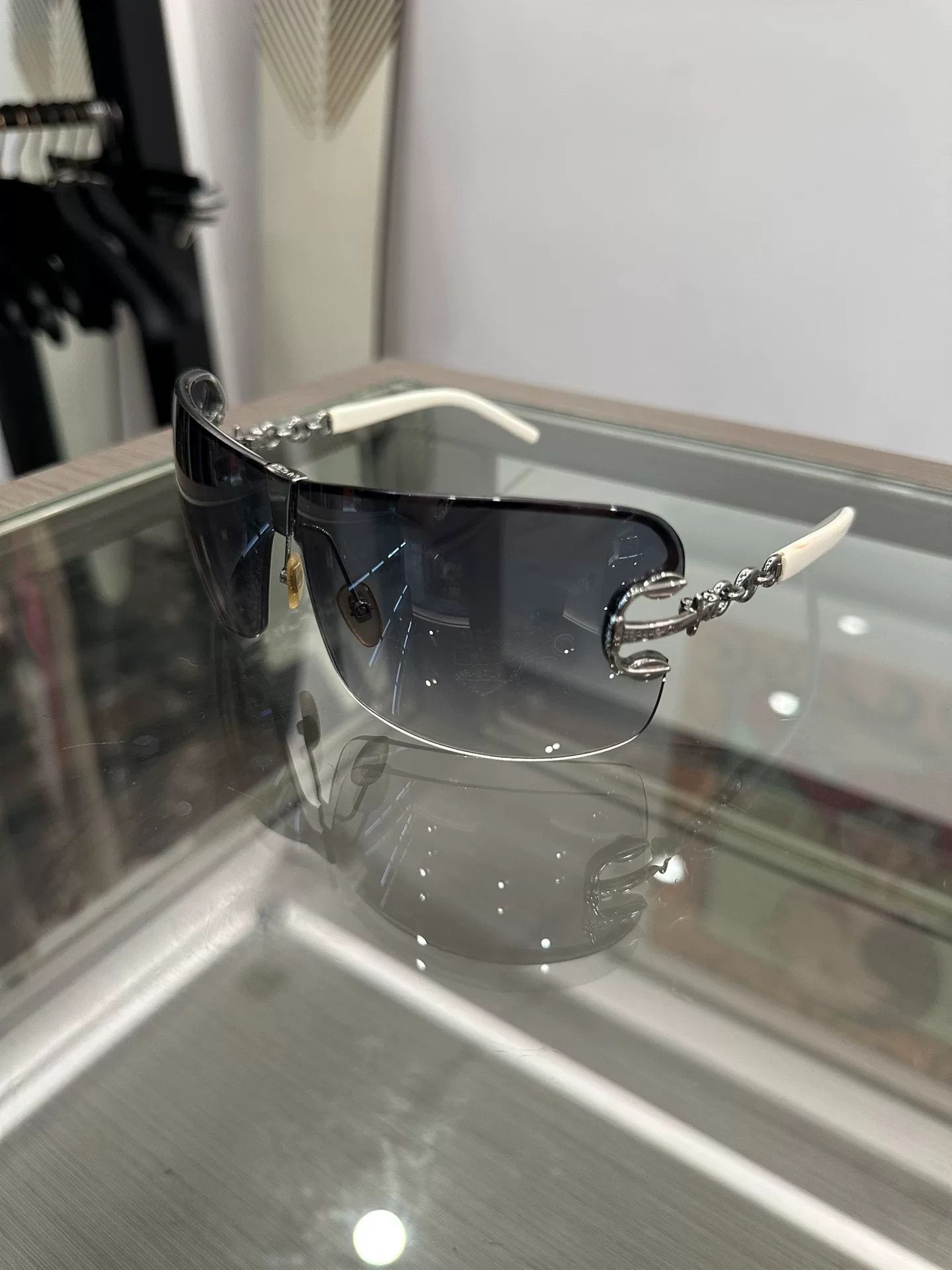 Japanese Brand Gucci Gradient Rimless Sunglasses Size ONE SIZE - 3 Thumbnail