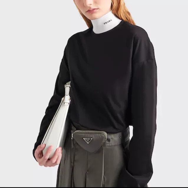 Japanese Brand Prada Color-Block Logo Turtleneck Sweater Size US S / EU 44-46 / 1 - 7 Thumbnail