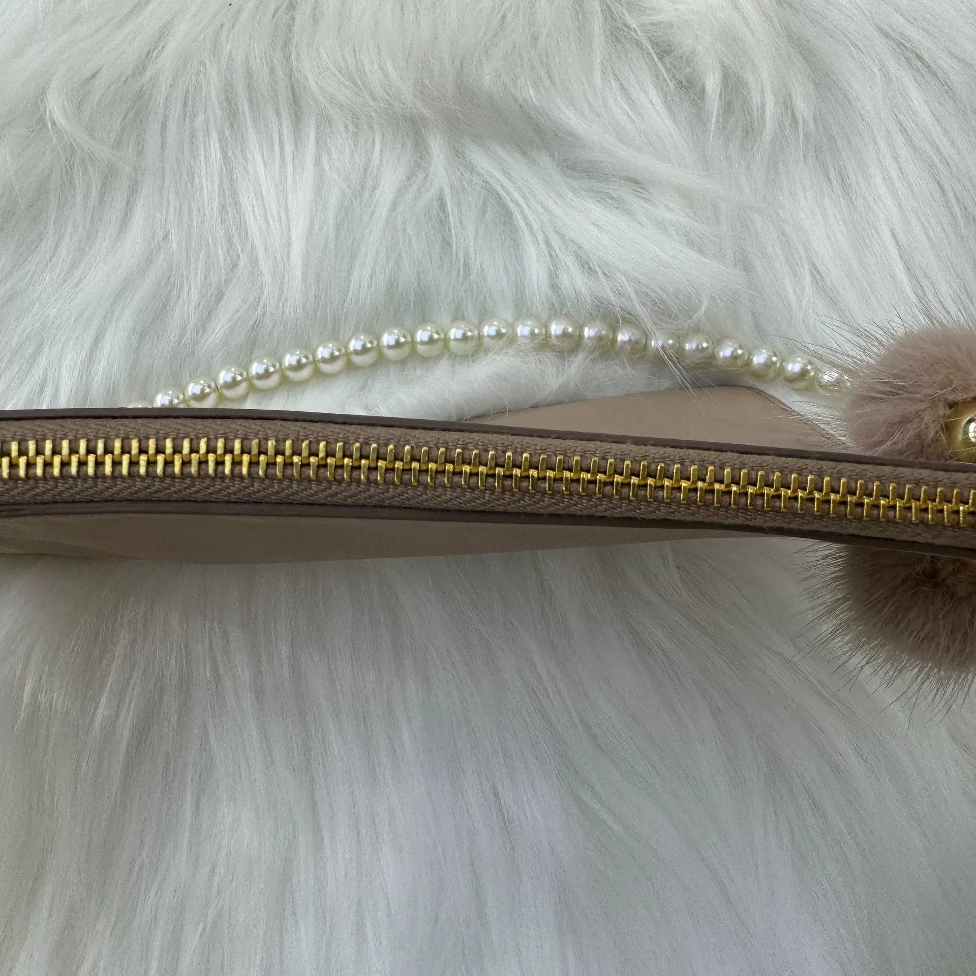 Miu Miu MiuMiu Pearl Chain Shoulder Bag Size ONE SIZE - 4 Thumbnail