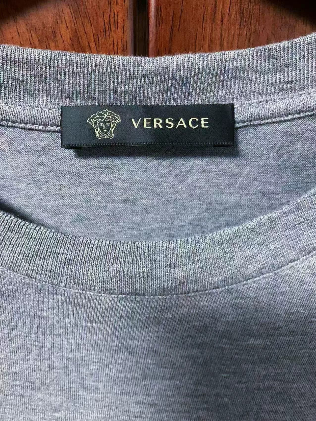Japanese Brand Versace Men's Medusa Embroidered T-shirt Size US L / EU 52-54 / 3 - 3 Thumbnail