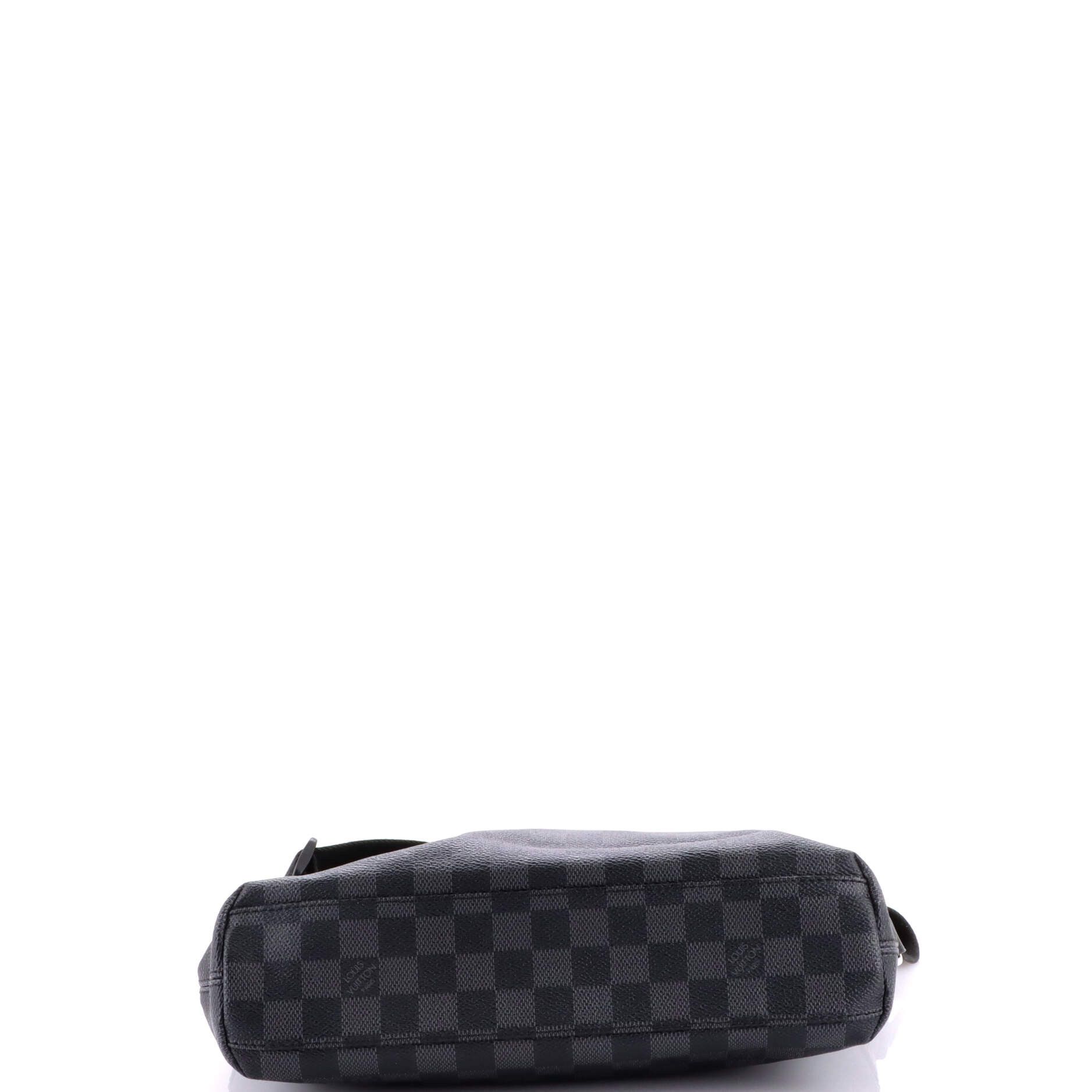 Louis Vuitton Mick Messenger Bag Size ONE SIZE - 4 Thumbnail