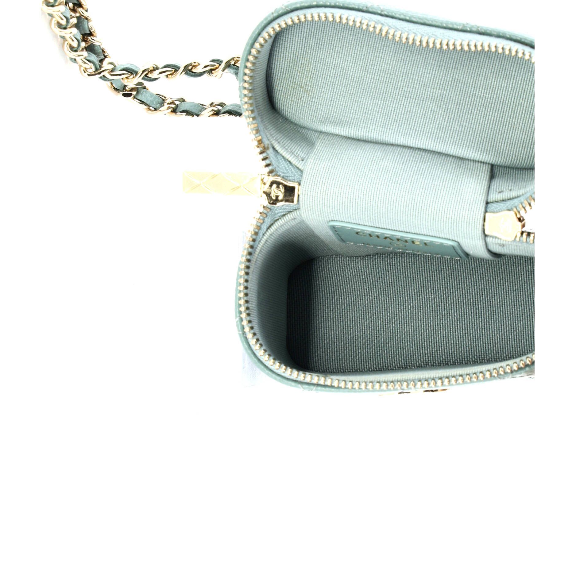 Chanel Handle with Care Vanity Case with Chain Size ONE SIZE - 6 Thumbnail