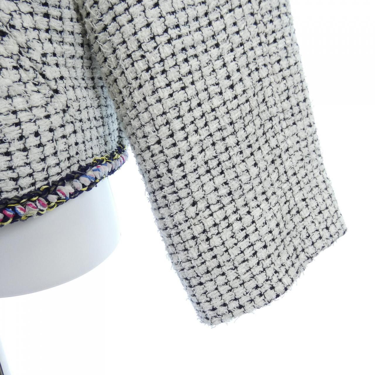 Chanel Chanel Chanel LOOK29 Collarless Jacket Textile Outerwear P70074V60046 DUTY FREE for USA Size ONE SIZE - 7 Thumbnail