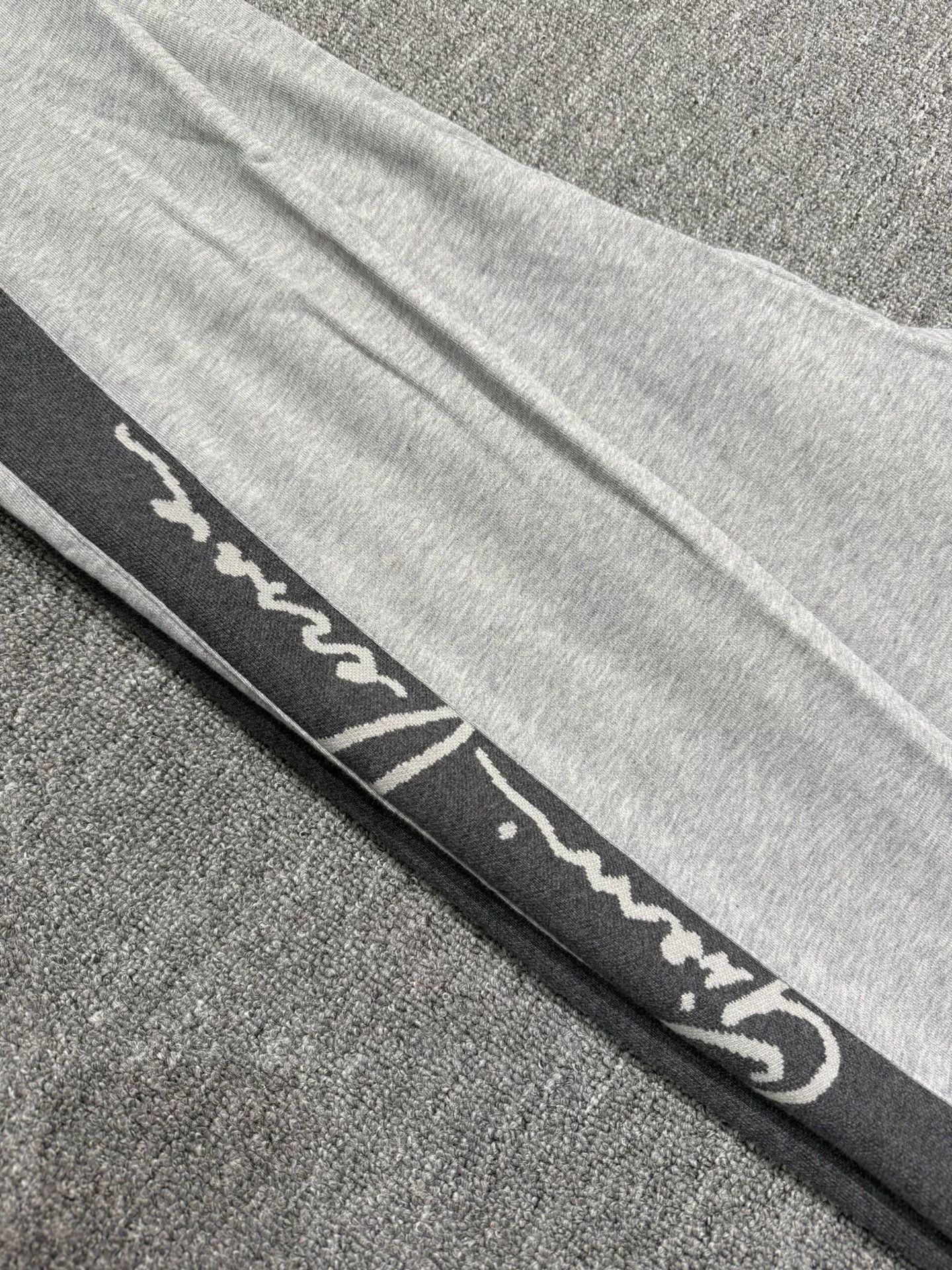 Japanese Brand VERSACE Casual Pants Size US 28 / EU 44 - 7 Thumbnail