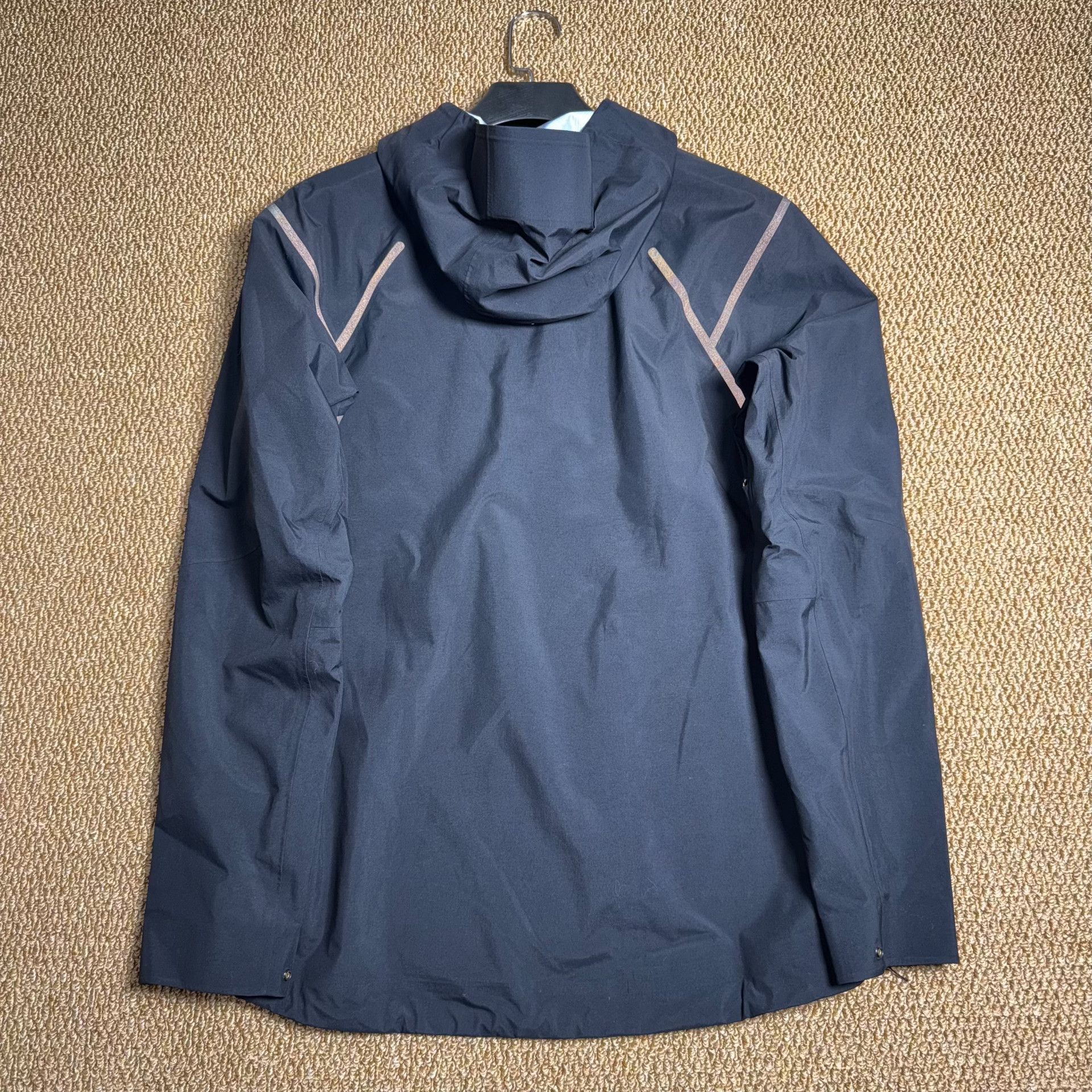Japanese Brand lululemon LAB Calyx Men's Waterproof Jacket Size US M / EU 48-50 / 2 - 2 Thumbnail