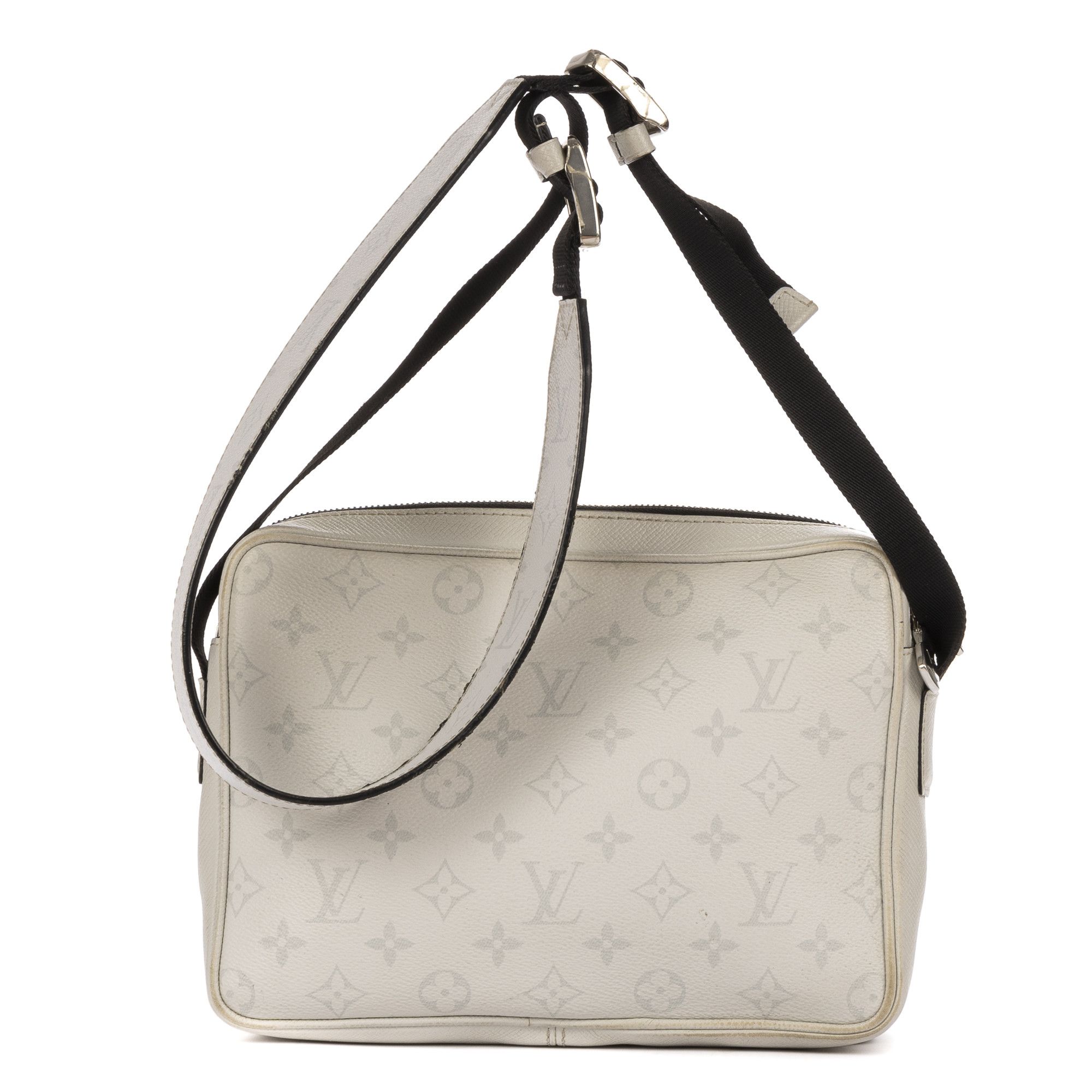 Louis Vuitton Outdoor Taigarama Messenger Size ONE SIZE - 4 Thumbnail
