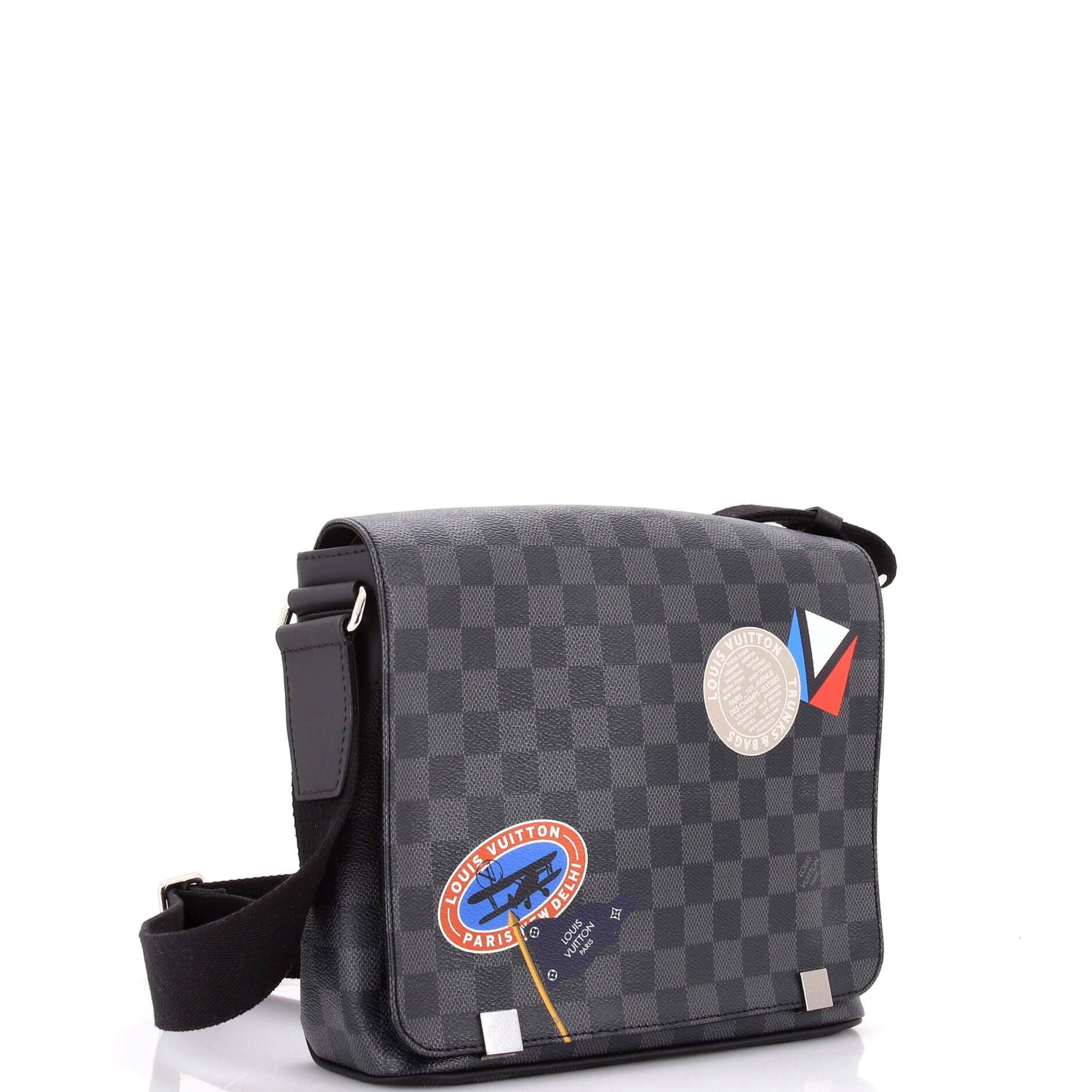 Louis Vuitton District Messenger Bag Size ONE SIZE - 2 Thumbnail
