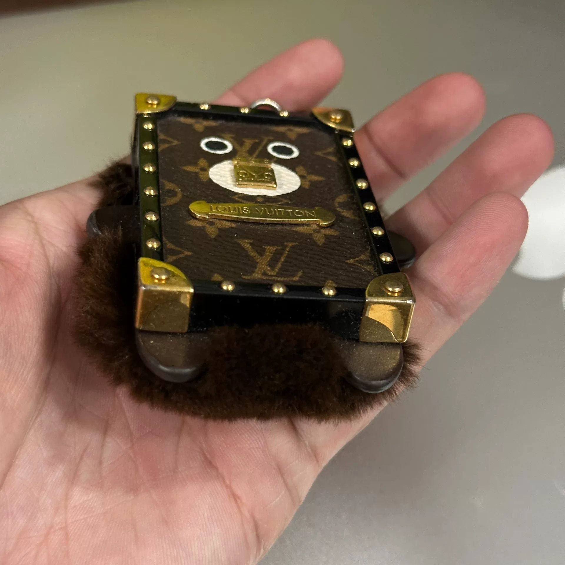Louis Vuitton Louis Vuitton Plush Dog Charm Size ONE SIZE - 6 Thumbnail