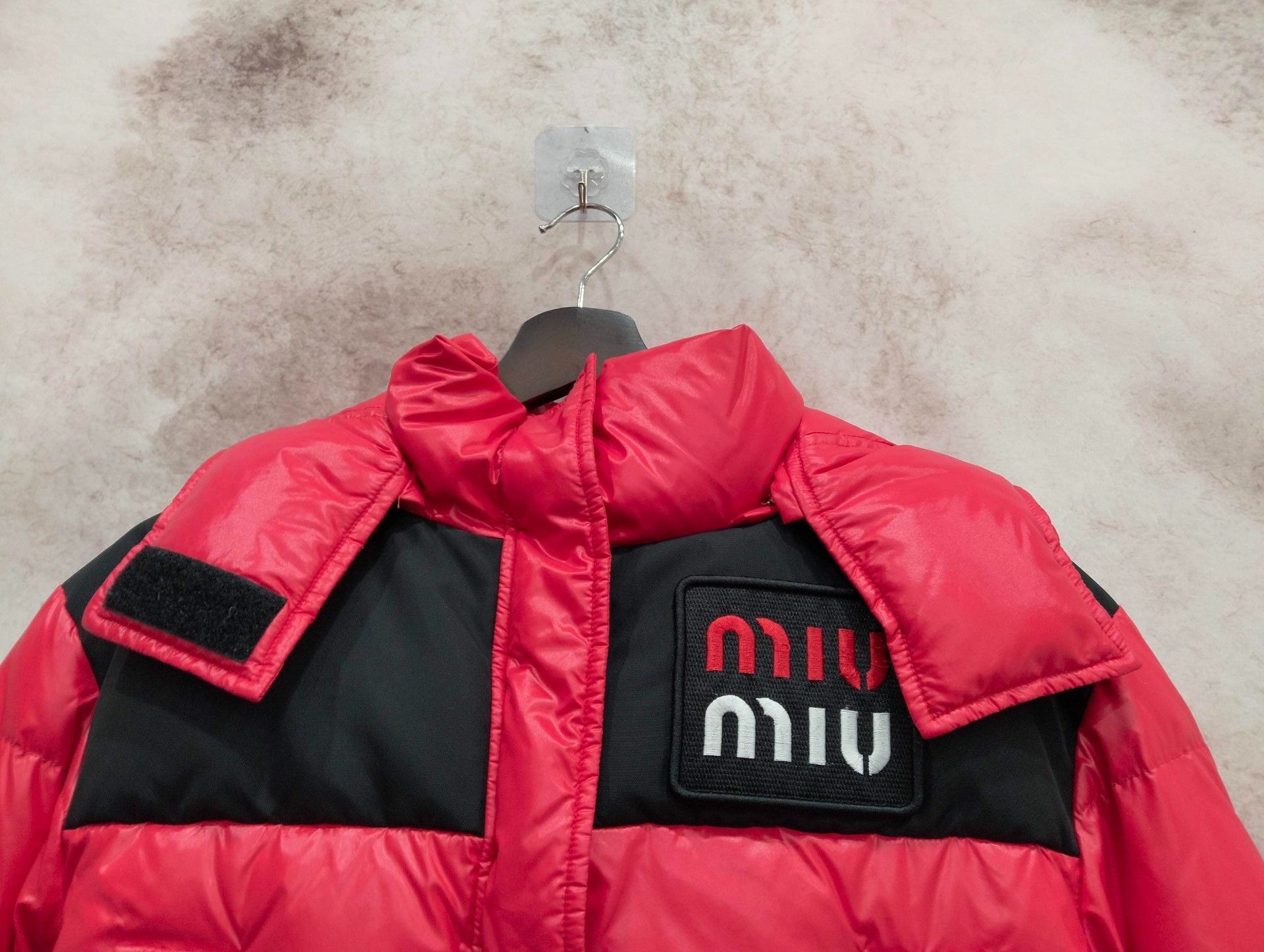 Miu Miu Miu Miu Red Cropped Hooded Down Jacket Size XS / US 0-2 / IT 36-38 - 3 Thumbnail