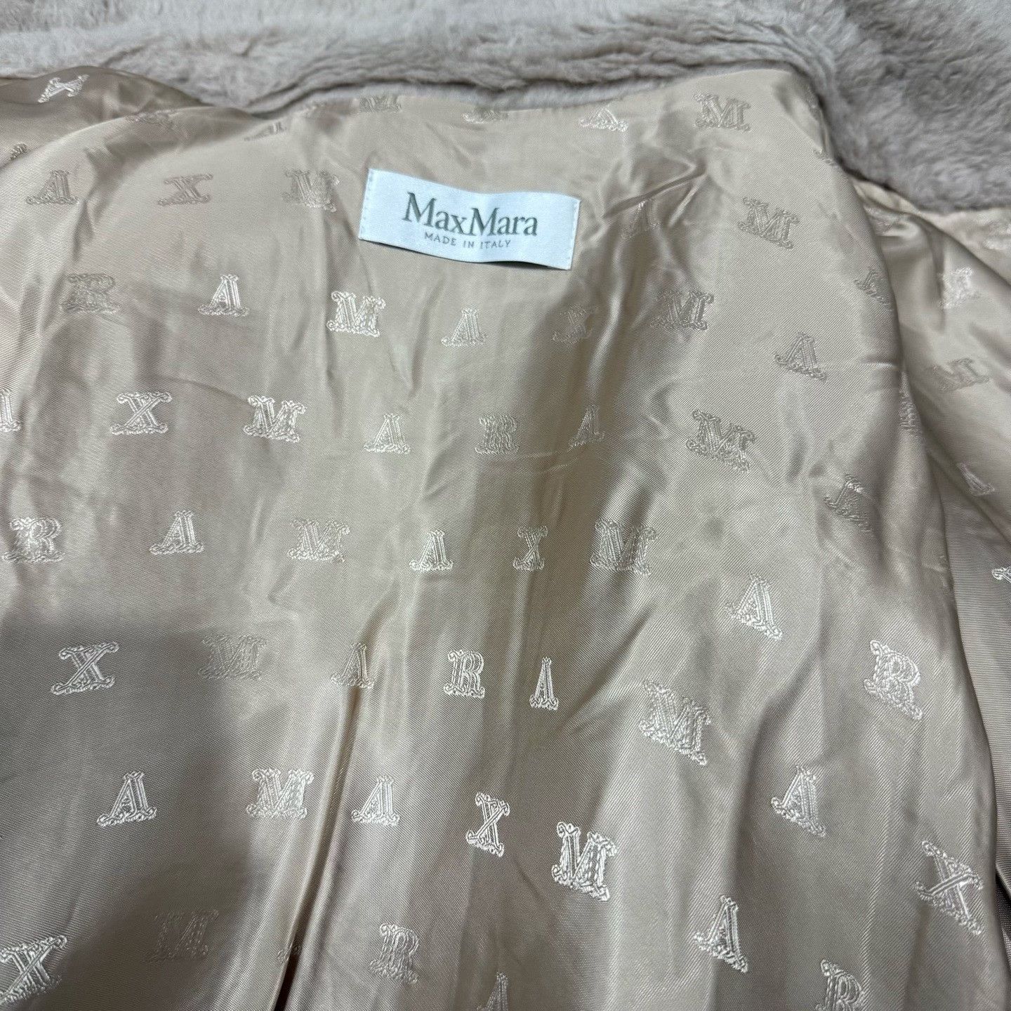 Max Mara Maxmara Teddy Beige Plush Cape Size XL / US 12-14 / IT 48-50 - 4 Thumbnail