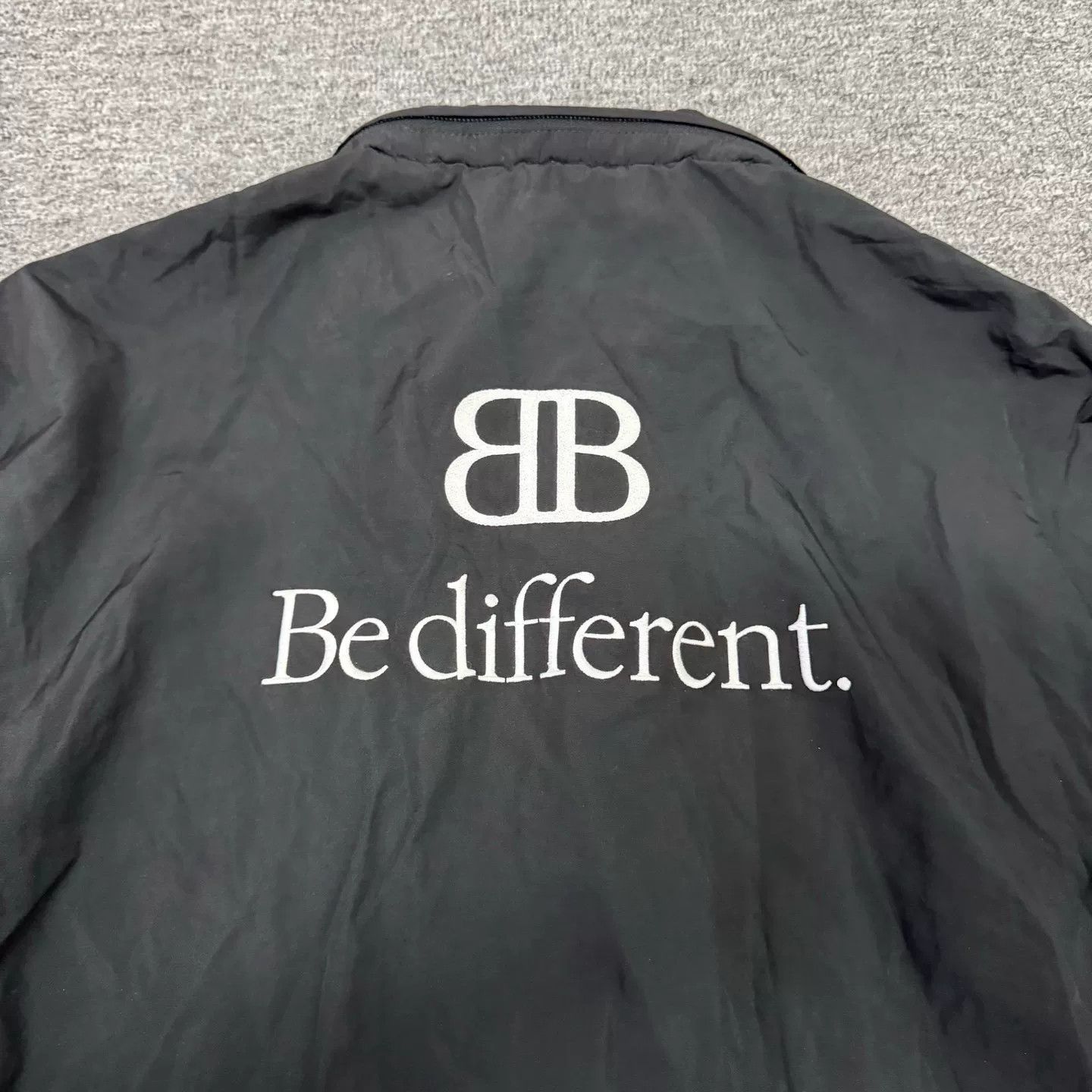 Balenciaga Balenciaga 'Be Different' Coach Jacket Size US XS / EU 42 / 0 - 7 Thumbnail