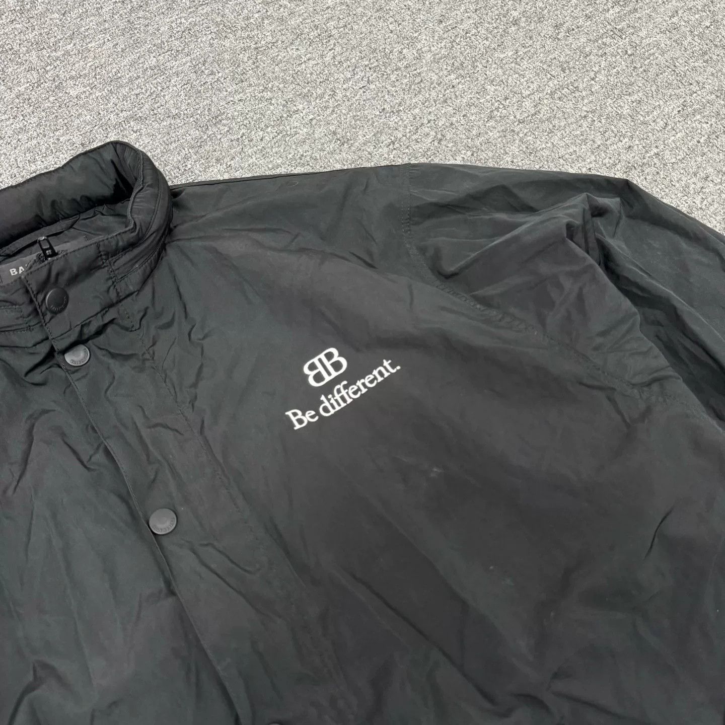 Balenciaga Balenciaga 'Be Different' Coach Jacket Size US XS / EU 42 / 0 - 5 Thumbnail