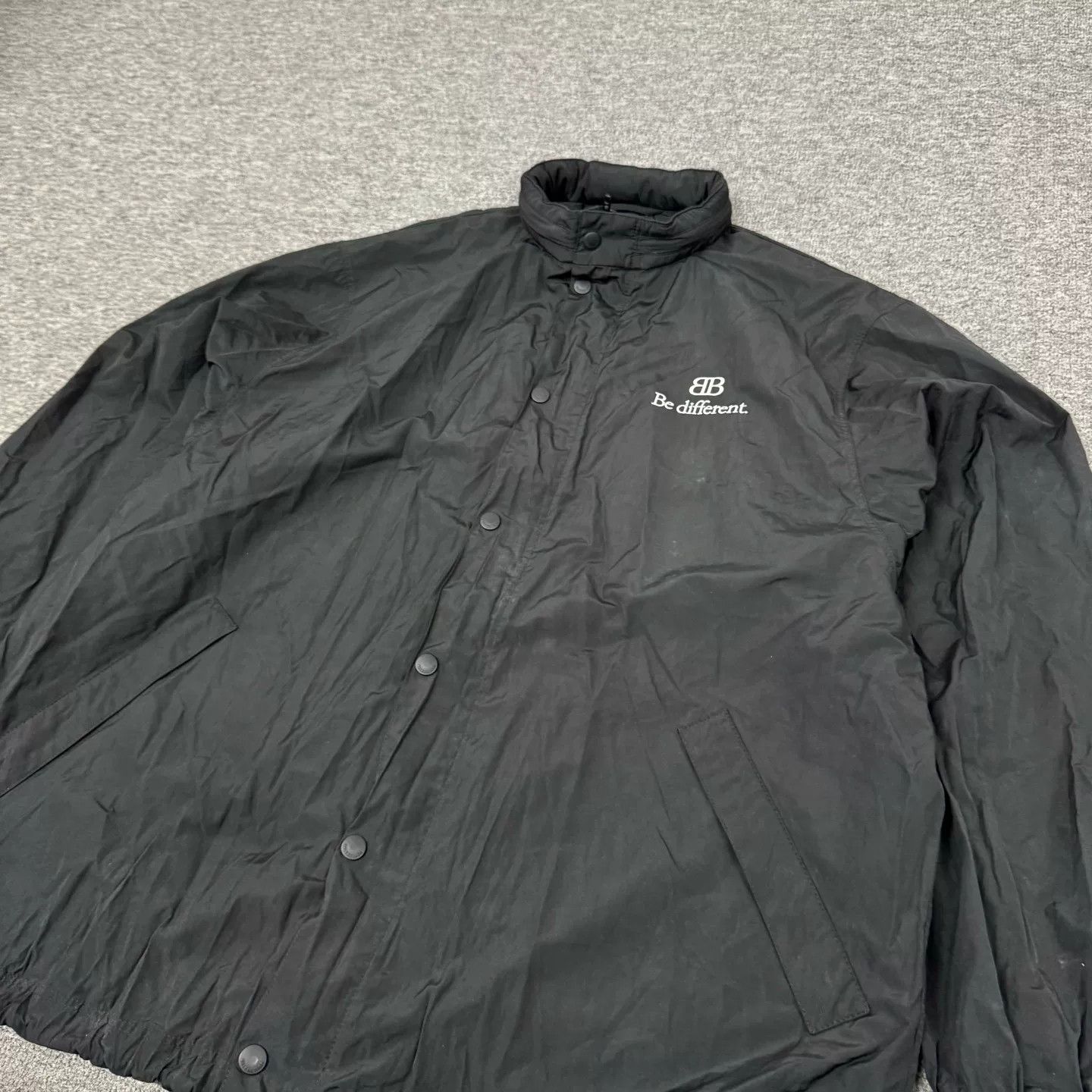 Balenciaga Balenciaga 'Be Different' Coach Jacket Size US XS / EU 42 / 0 - 4 Thumbnail