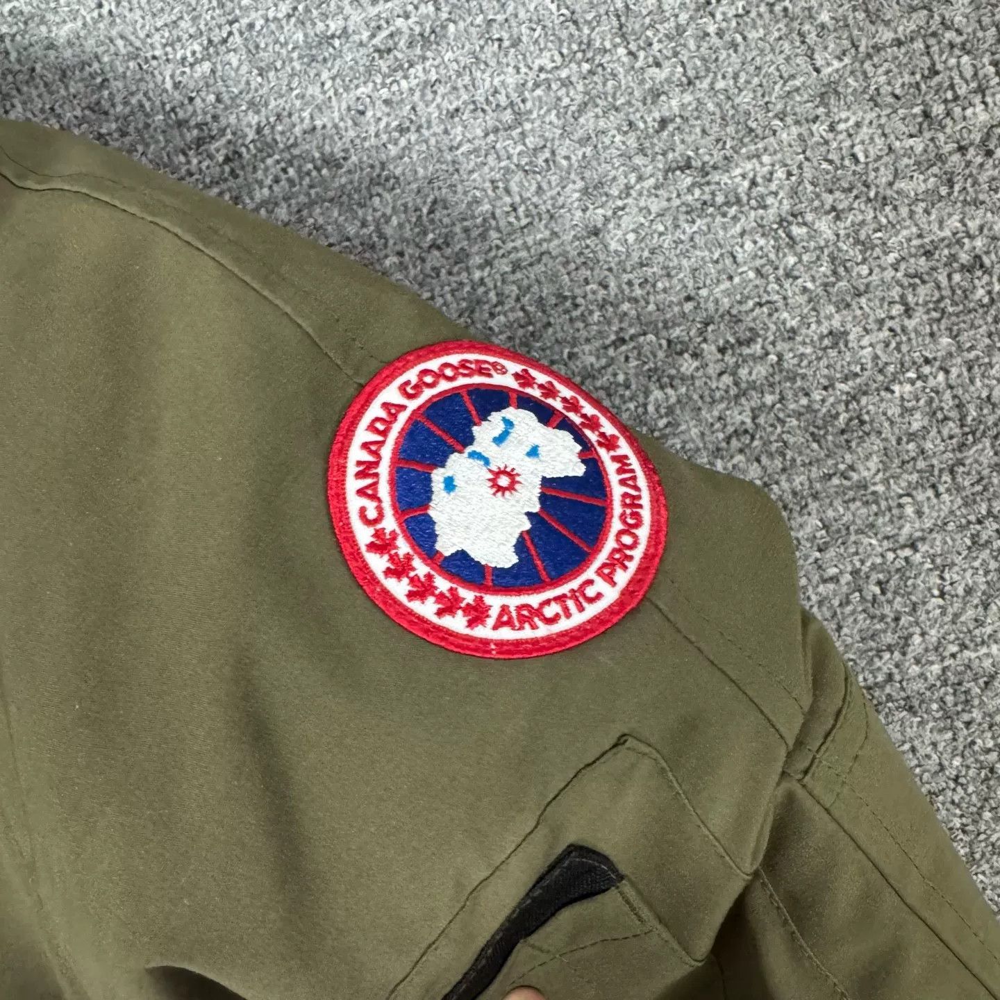 Canada Goose Canada Goose Hooded Pilot Down Jacket Size US S / EU 44-46 / 1 - 5 Thumbnail