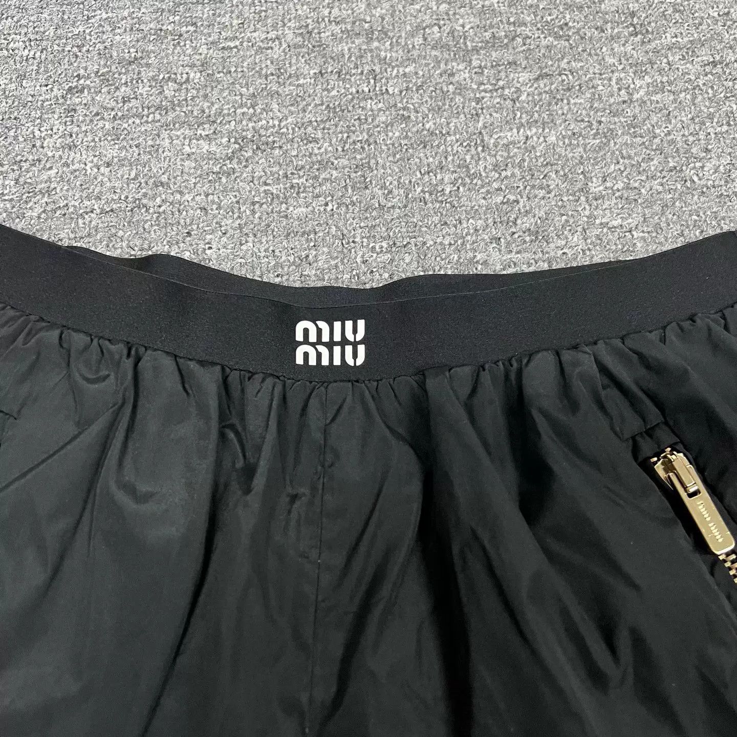Miu Miu Miu Miu Logo Nylon Shorts Size 38" / US 16 / IT 52 - 4 Thumbnail