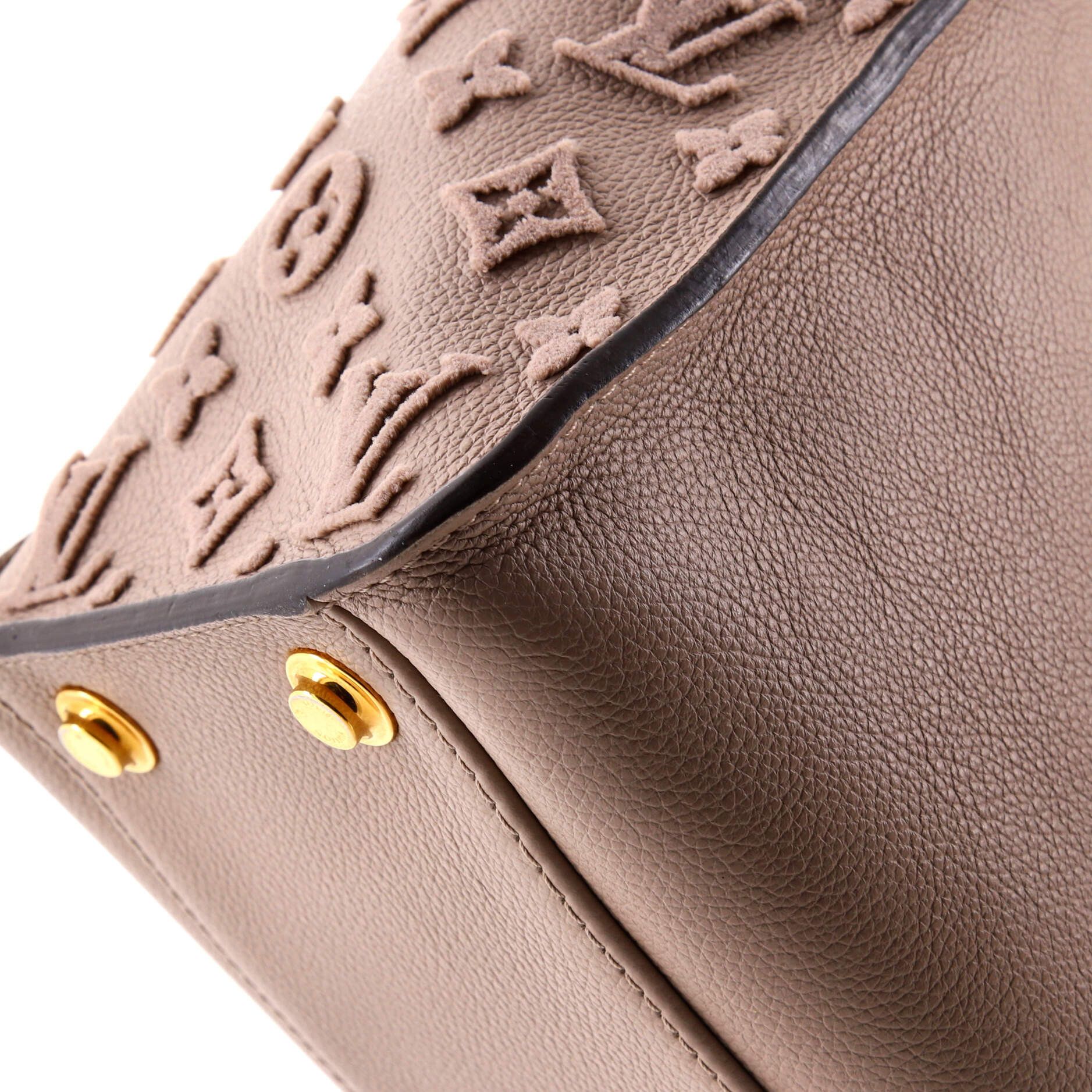 Louis Vuitton On My Side Tote Size ONE SIZE - 6 Thumbnail