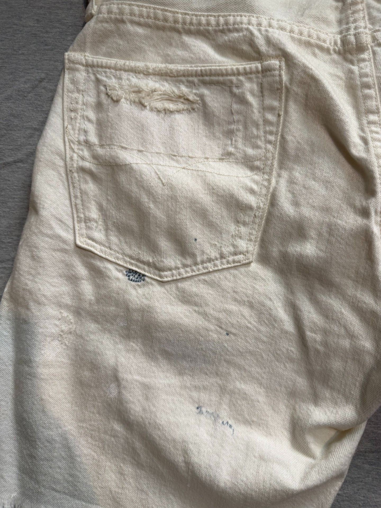 Polo Ralph Lauren Polo Washed Indigo Patch Distressed White Denim Shorts Size US 32 / EU 48 - 5 Thumbnail