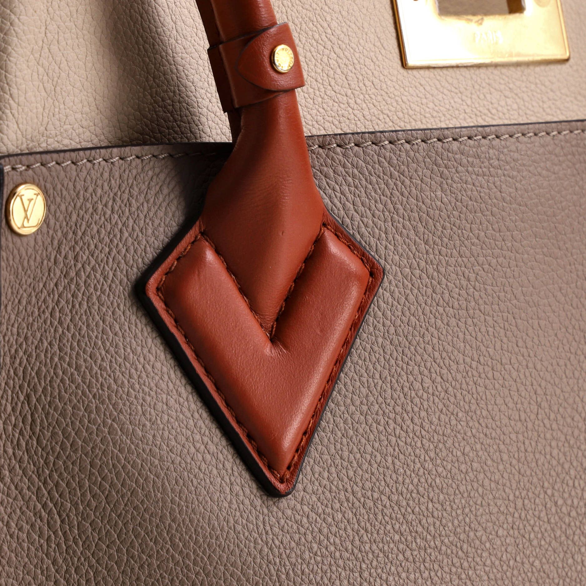 Louis Vuitton On My Side Tote Size ONE SIZE - 8 Thumbnail