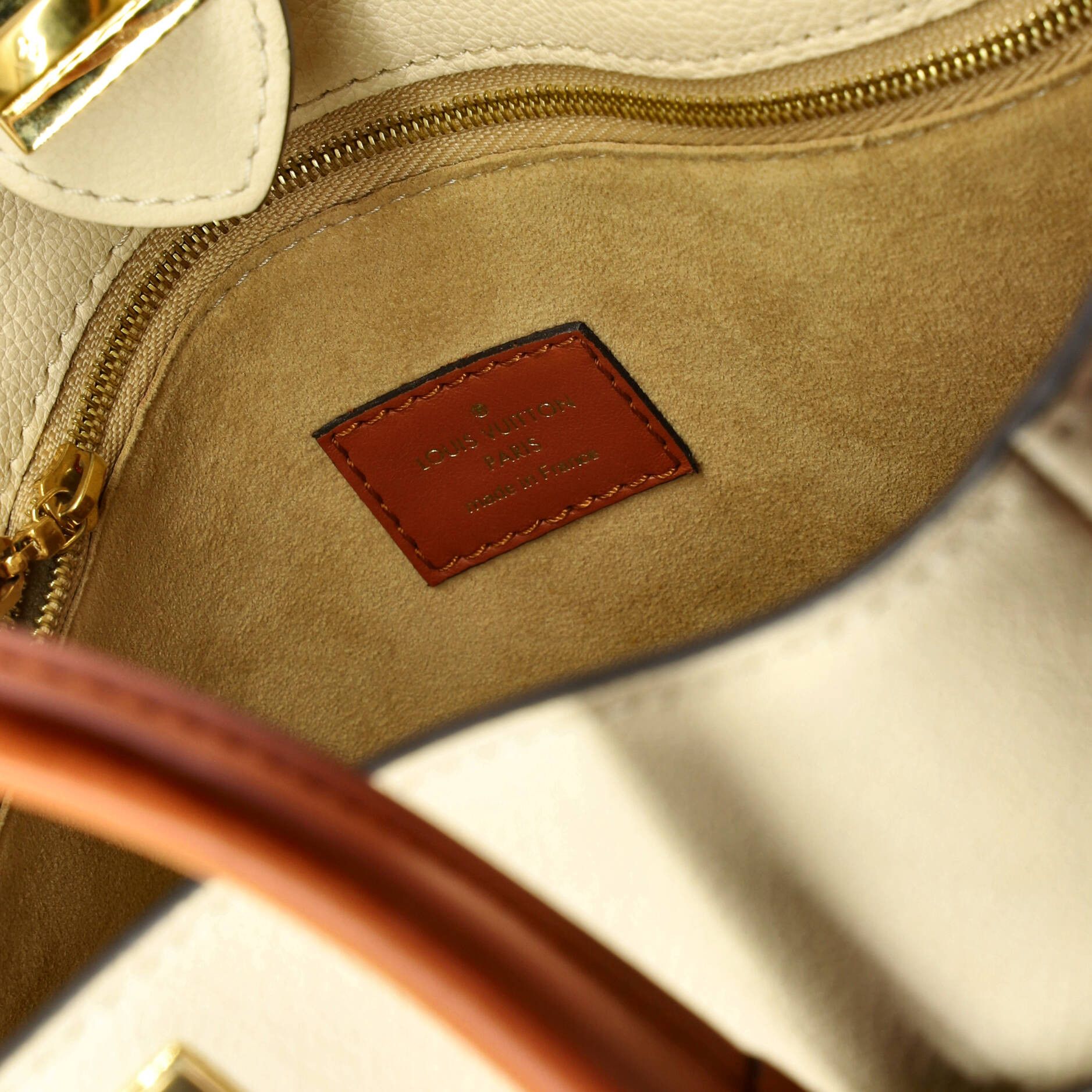 Louis Vuitton On My Side Tote Size ONE SIZE - 6 Thumbnail