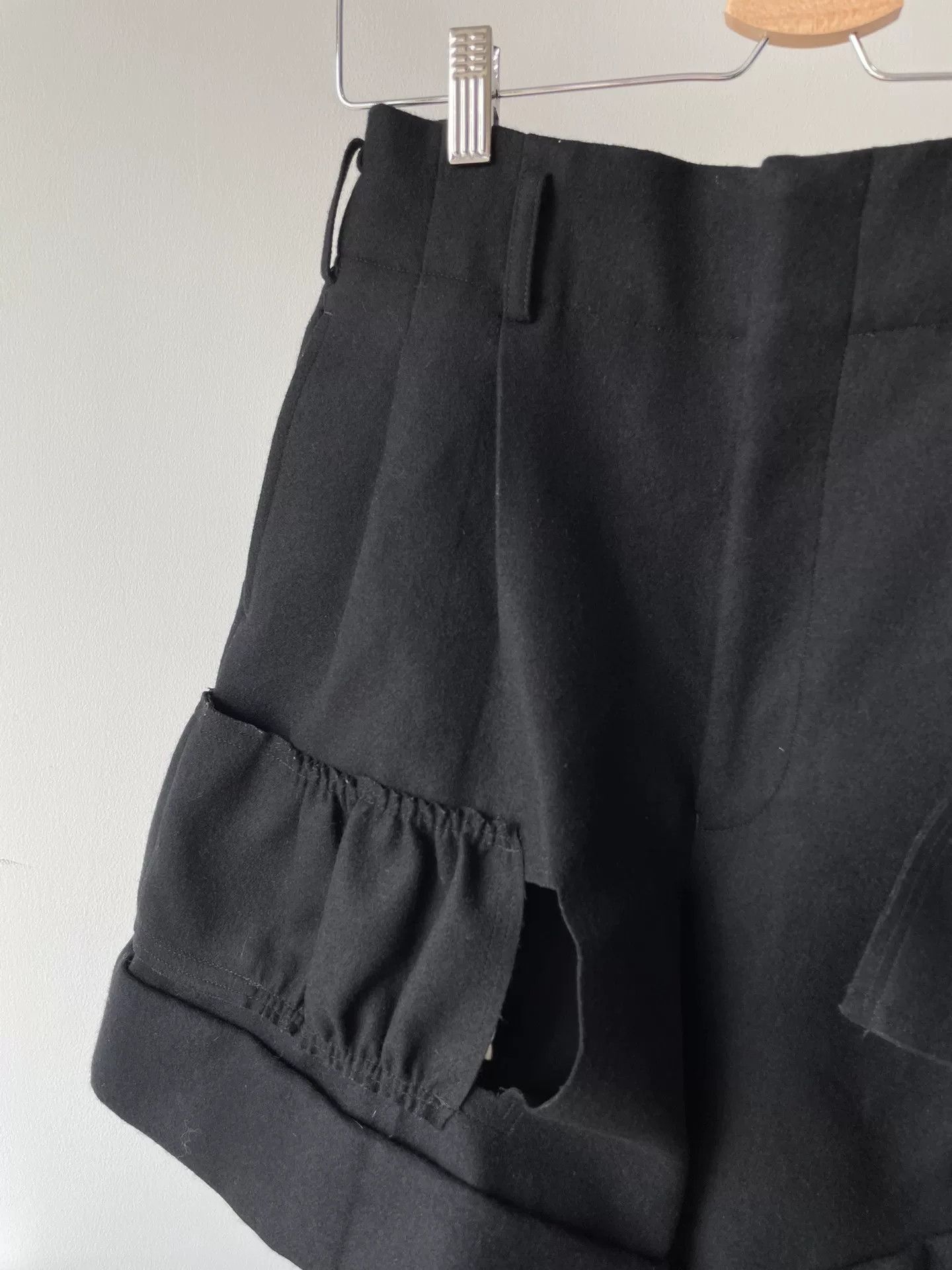 Comme des Garcons Comme des Garcons Bow Shorts Size 36" / US 14 / IT 50 - 4 Thumbnail