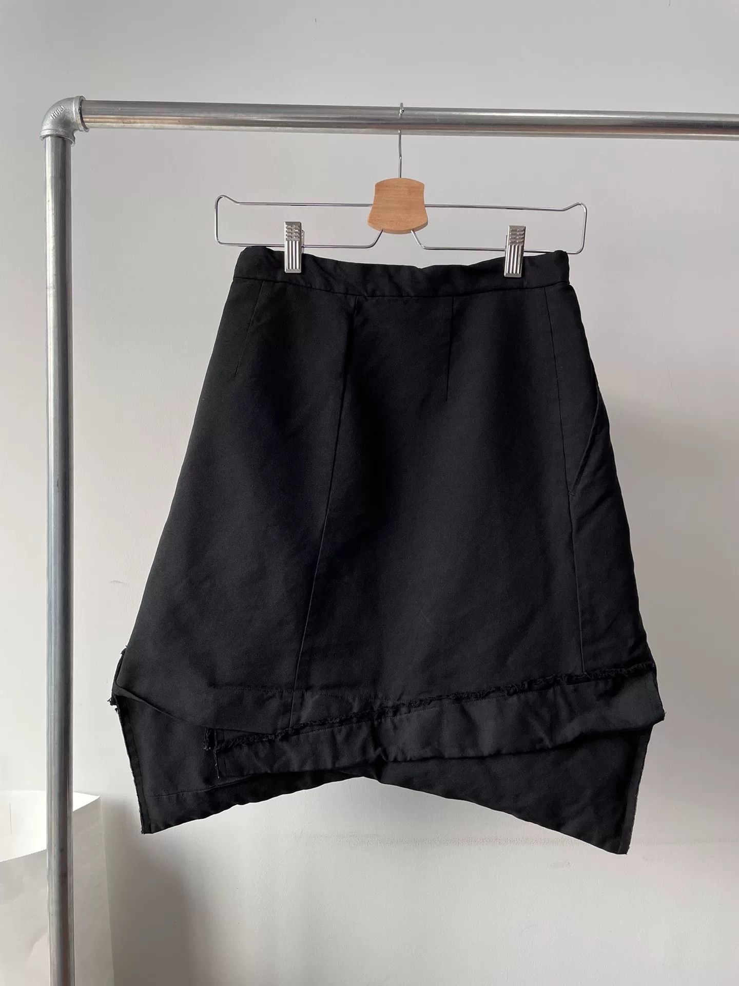 Comme des Garcons Comme des Garcons Padded Short Skirt Size 34" / US 12 / IT 48 - 2 Thumbnail