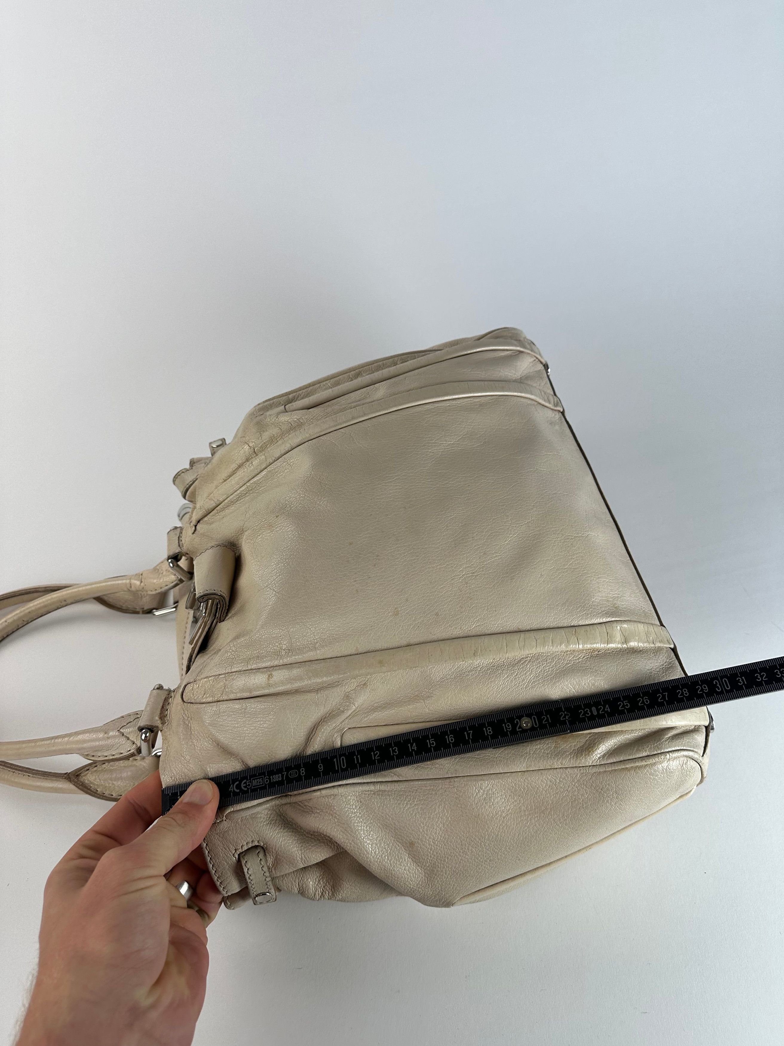 Celine Vintage Paris Leather Handbag Grey Size ONE SIZE - 9 Thumbnail