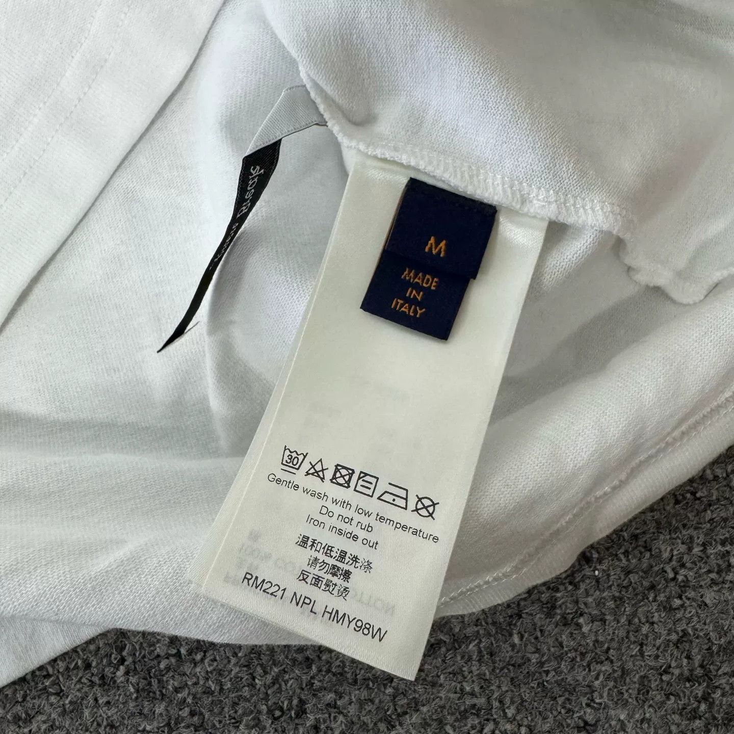 Louis Vuitton Louis Vuitton Snow Mountain Logo T-shirt Size US M / EU 48-50 / 2 - 6 Thumbnail