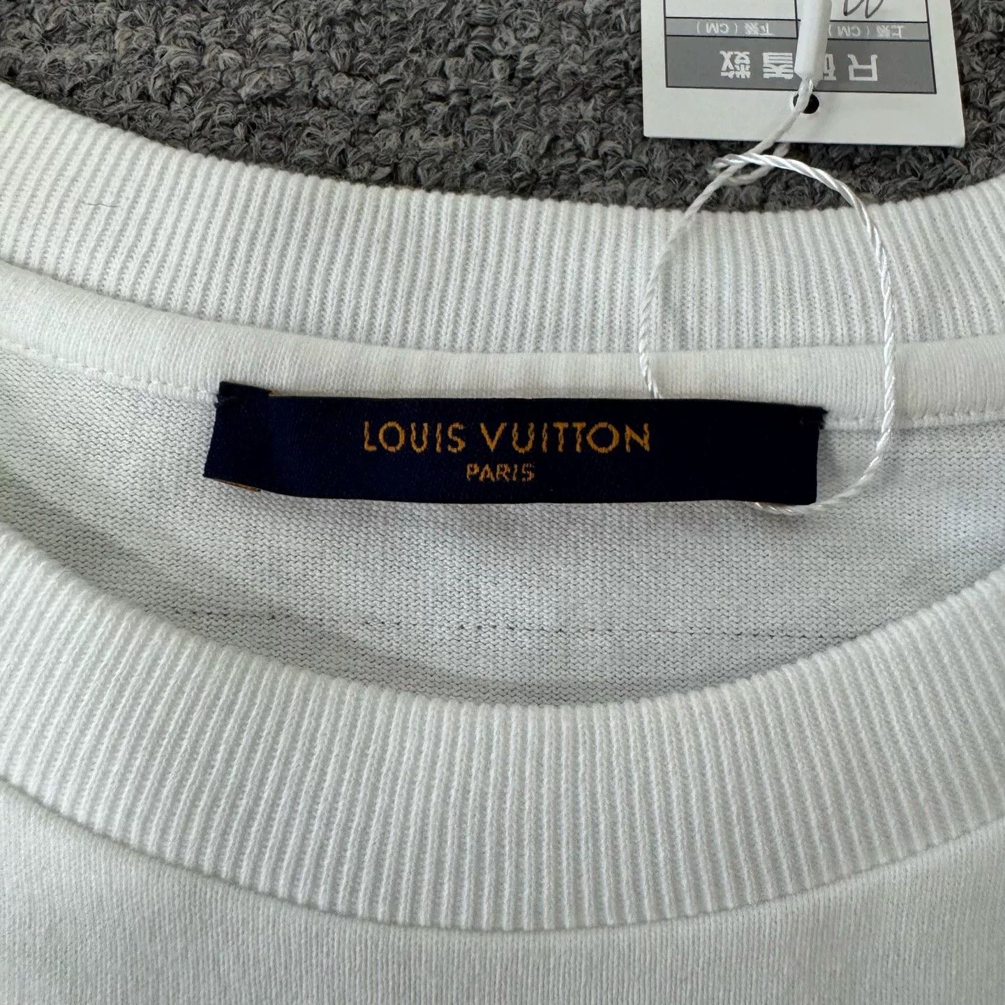 Louis Vuitton Louis Vuitton Snow Mountain Logo T-shirt Size US M / EU 48-50 / 2 - 4 Thumbnail