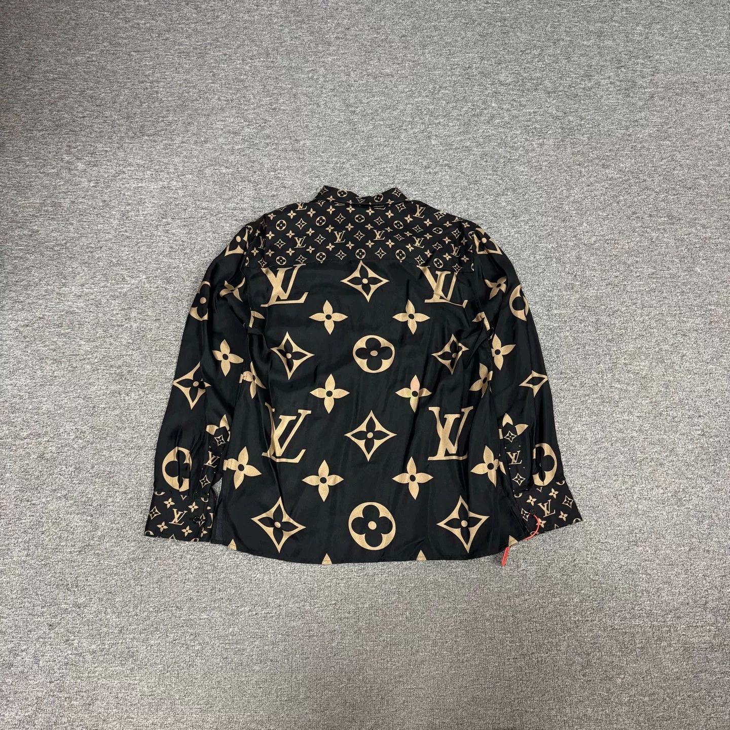 Louis Vuitton Louis Vuitton Limited Edition Silk Shirt Size US XXS / EU 40 - 2 Thumbnail