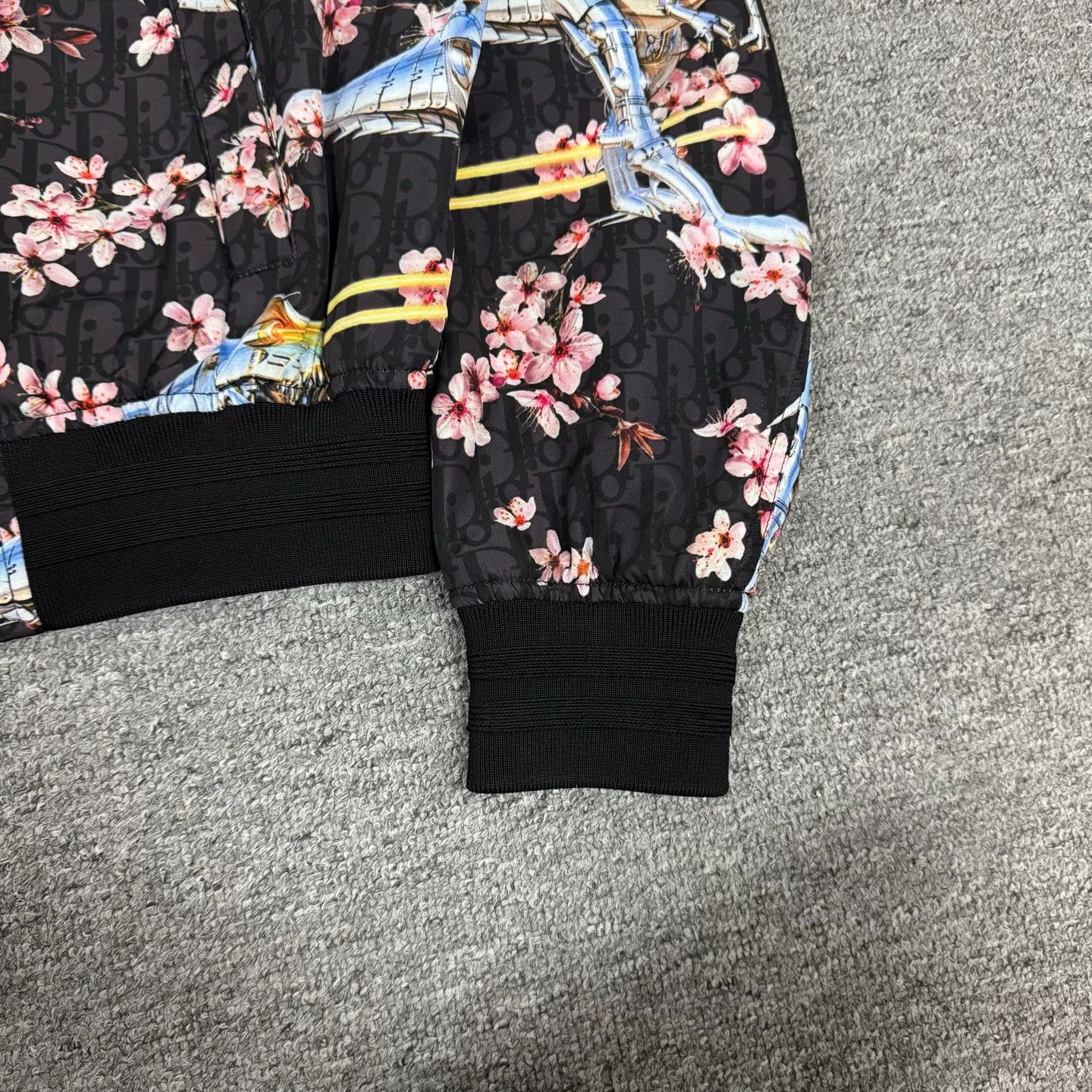 Dior Dior x Sorayama Cherry Blossom Logo Baseball Jacket Size US S / EU 44-46 / 1 - 3 Thumbnail