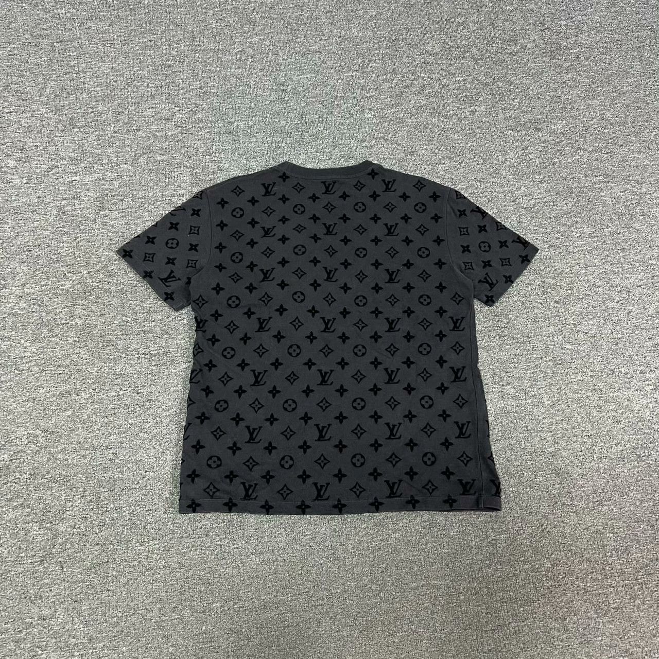 Louis Vuitton Louis Vuitton Monogram Flocked Print Pocket T-shirt Size US M / EU 48-50 / 2 - 2 Thumbnail