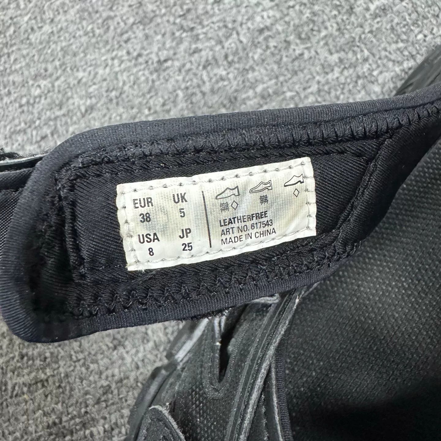 Balenciaga Balenciaga Track Velcro Beach Sandals Size US 7 / IT 37 - 7 Thumbnail