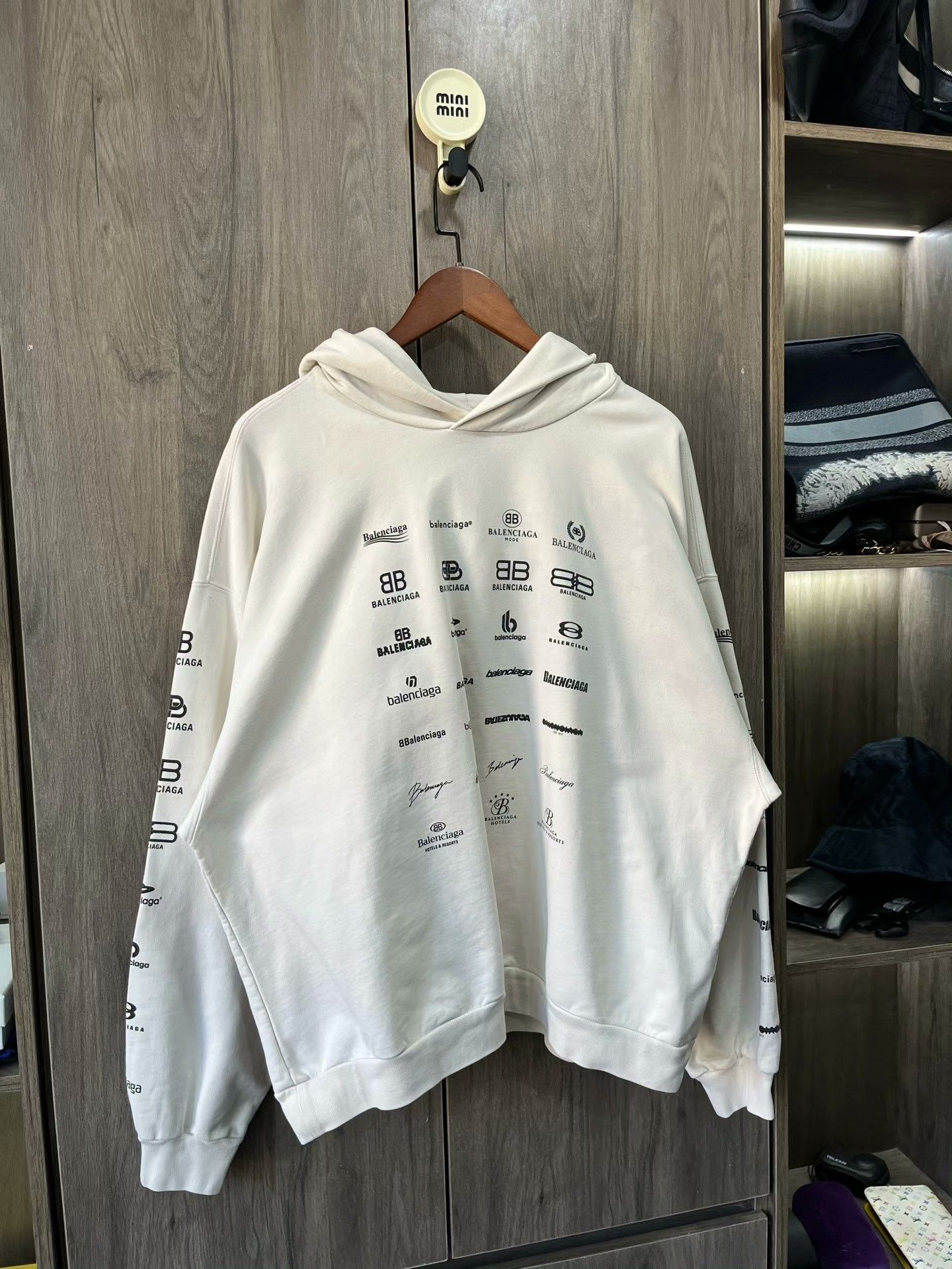 Balenciaga Balenciaga Logo Print Hoodie Size US S / EU 44-46 / 1 - 4 Thumbnail