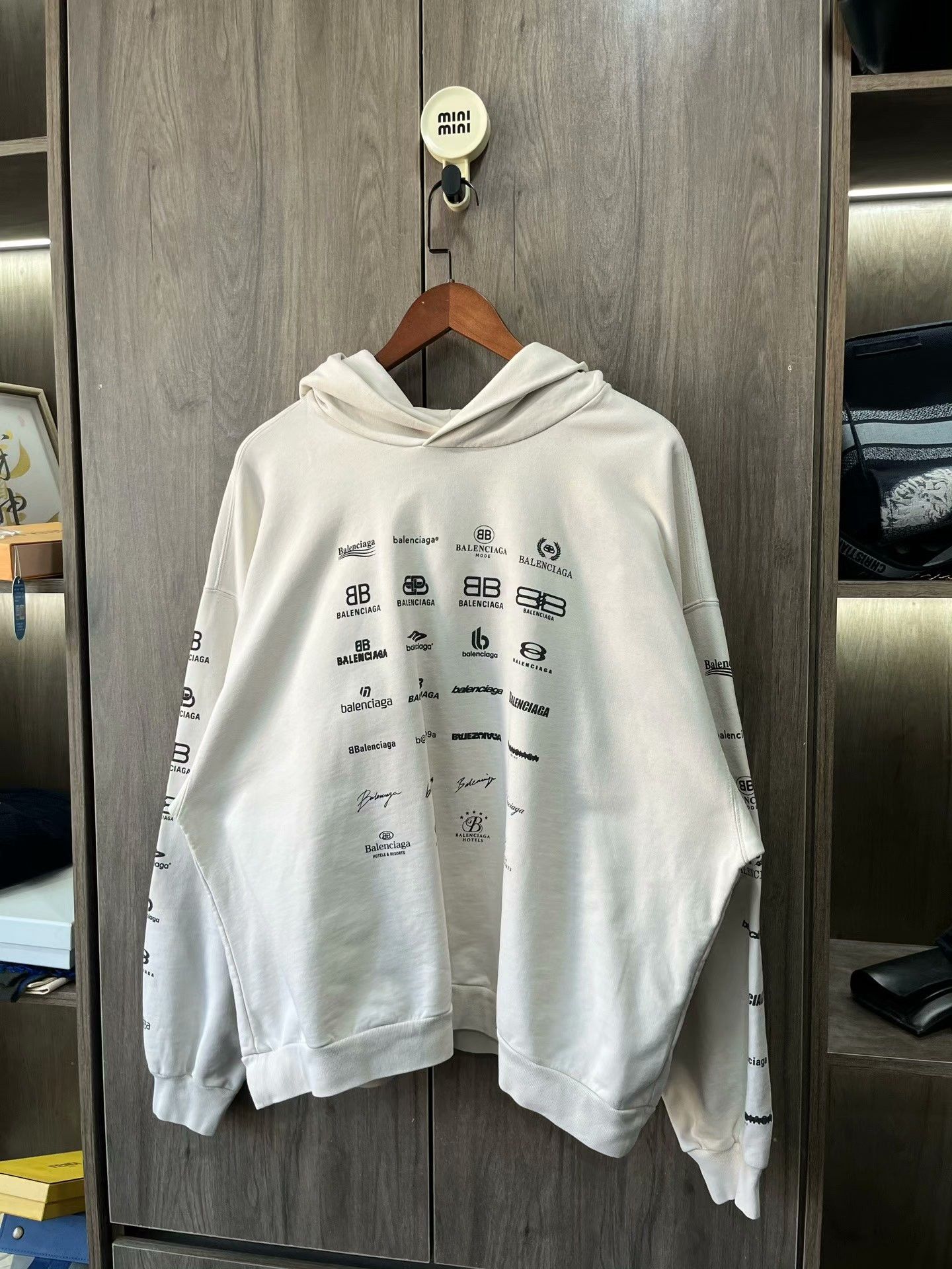 Balenciaga Balenciaga Logo Print Hoodie Size US S / EU 44-46 / 1 - 7 Thumbnail