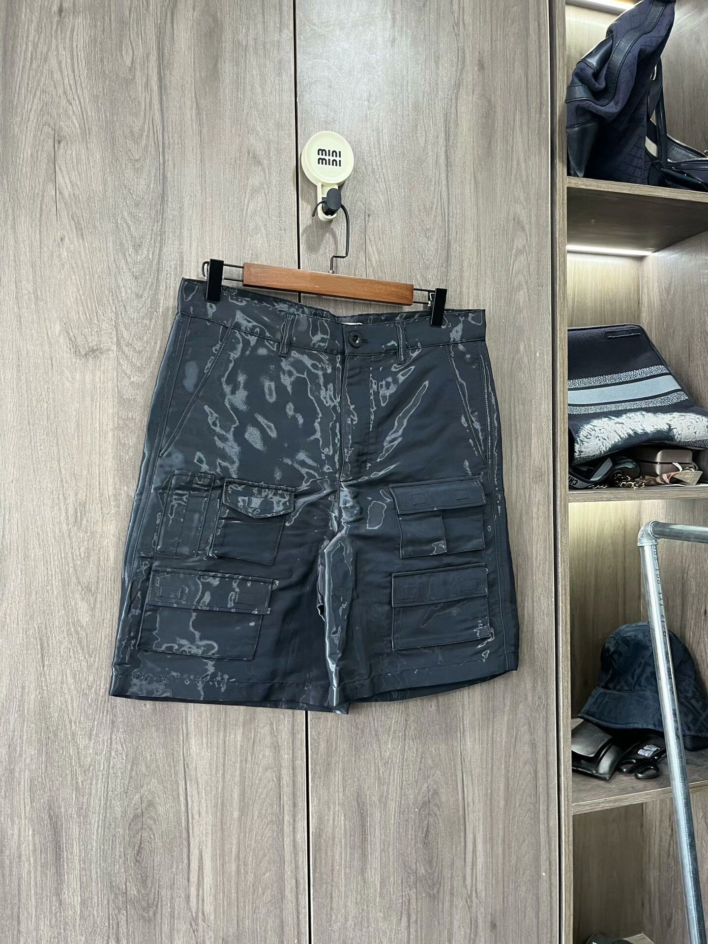 Givenchy Givenchy Multi-Pocket Reflective Shorts Size US 32 / EU 48 - 3 Thumbnail