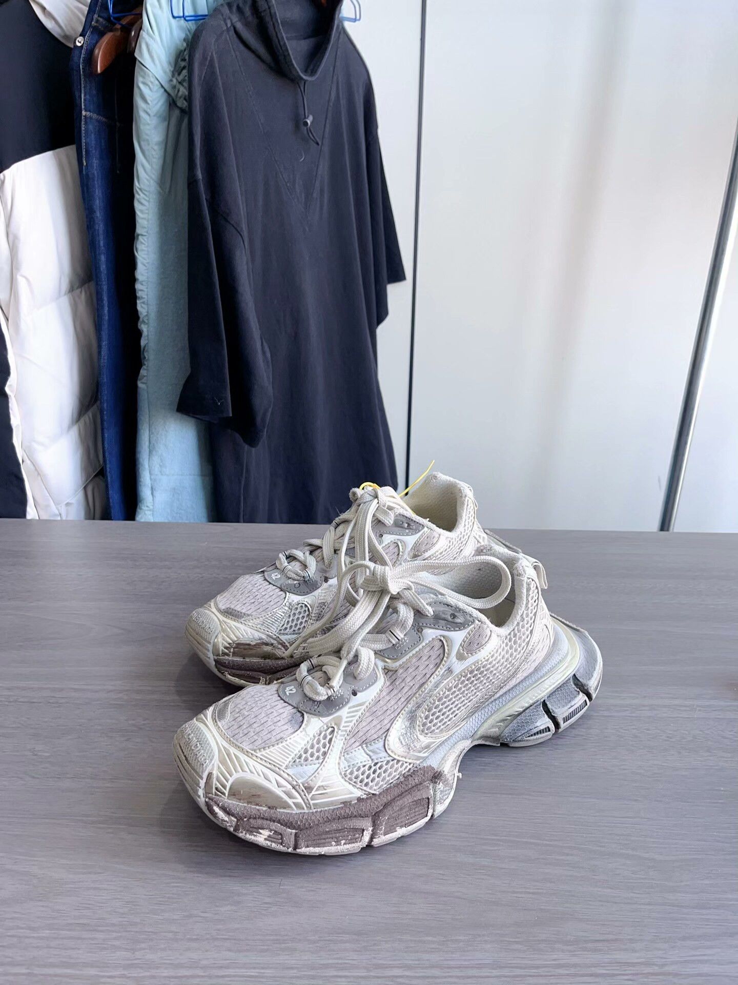 Balenciaga Balenciaga Mud Dyed 3XL Size 42 Size US 9 / EU 42 - 4 Thumbnail