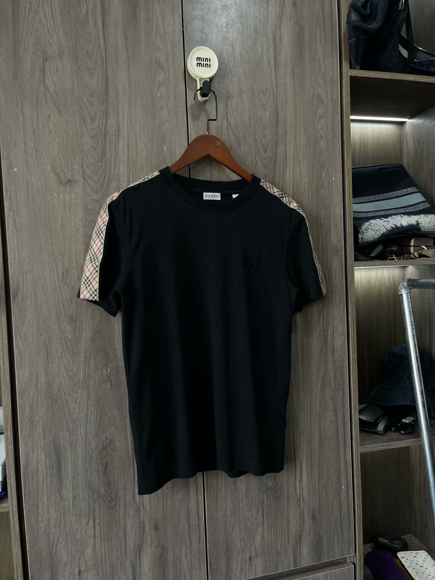 Burberry Burberry Check Round Neck Slim Short Sleeve Size US S / EU 44-46 / 1 - 6 Thumbnail