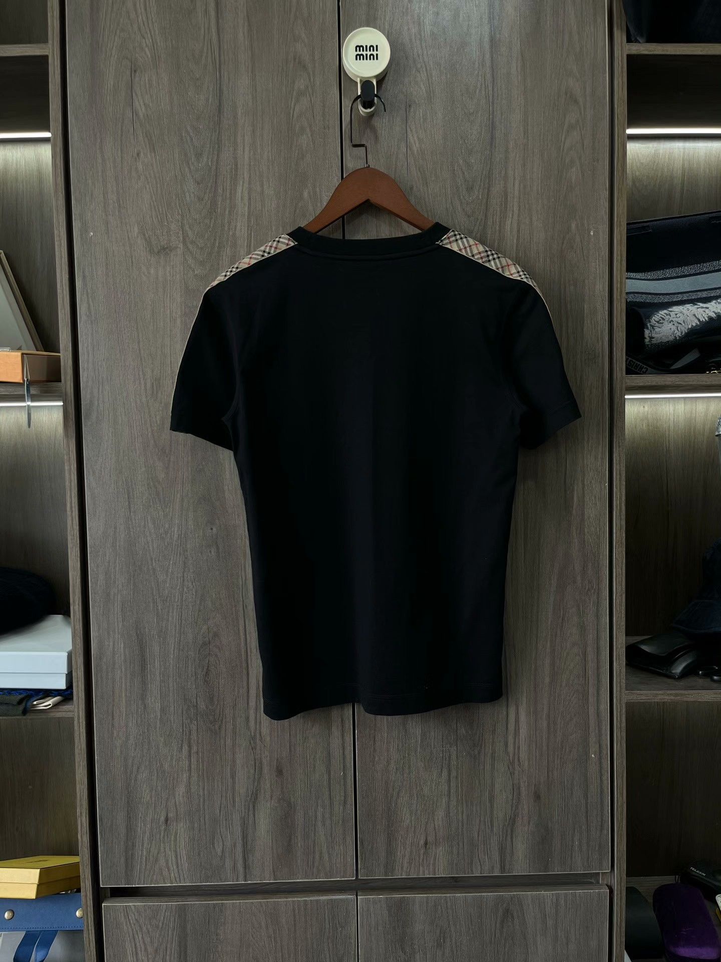 Burberry Burberry Check Round Neck Slim Short Sleeve Size US S / EU 44-46 / 1 - 2 Thumbnail