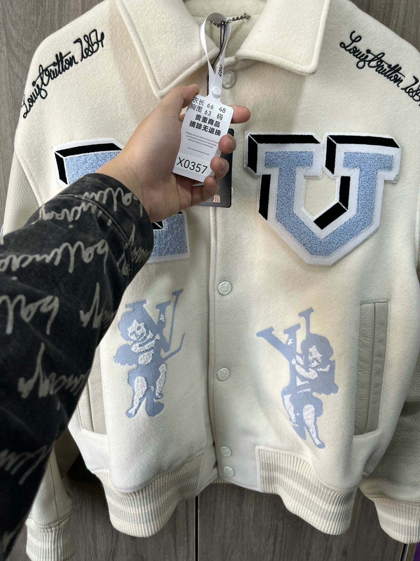 Louis Vuitton Louis Vuitton Bugs Bunny Baseball Jacket Size US M / EU 48-50 / 2 - 5 Thumbnail