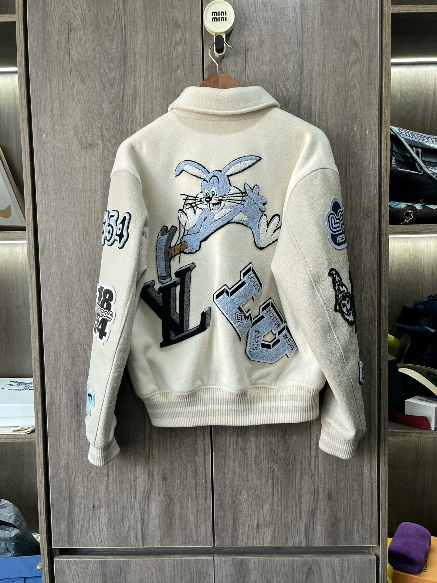 Louis Vuitton Louis Vuitton Bugs Bunny Baseball Jacket Size US M / EU 48-50 / 2 - 2 Thumbnail