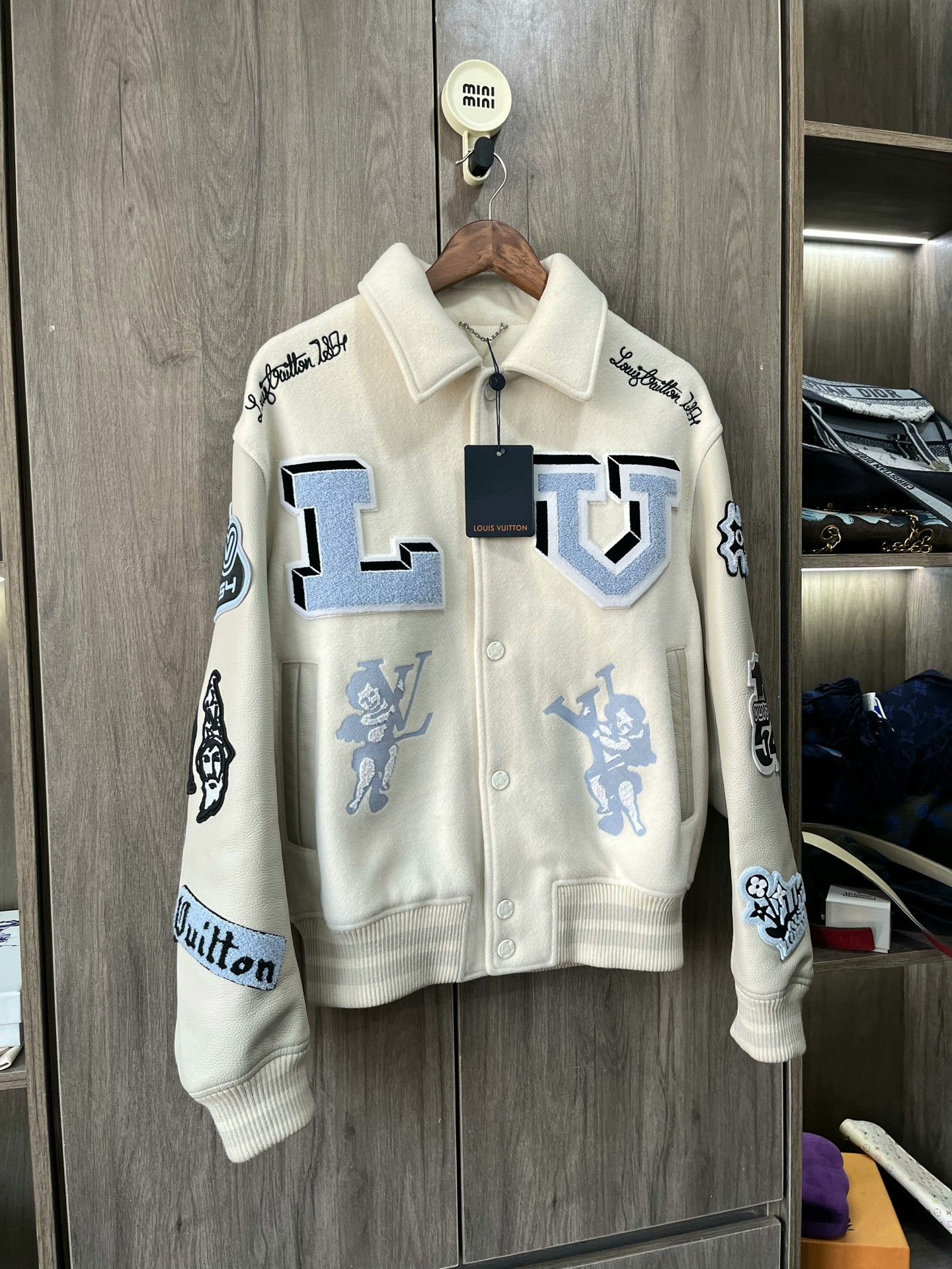 Louis Vuitton Louis Vuitton Bugs Bunny Baseball Jacket Size US M / EU 48-50 / 2 - 7 Thumbnail