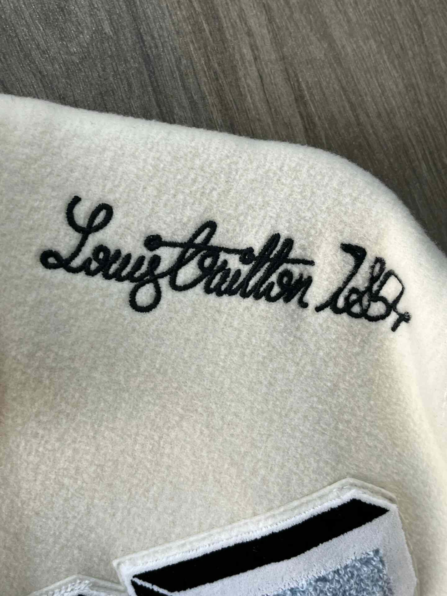 Louis Vuitton Louis Vuitton Bugs Bunny Baseball Jacket Size US M / EU 48-50 / 2 - 9 Thumbnail