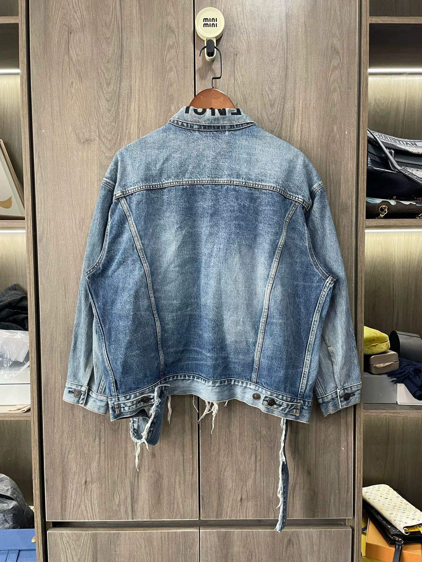 Balenciaga Balenciaga Collar Embroidered Denim Jacket Size XXS / US 00 / IT 34 - 2 Thumbnail