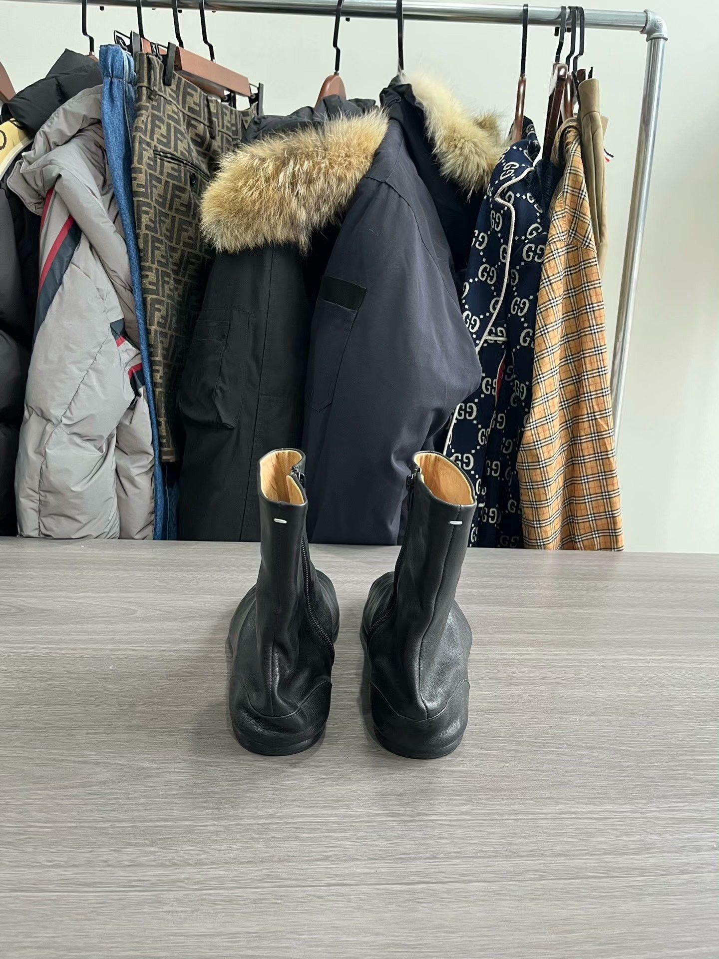 Maison Margiela Maison Margiela Tabi Flat Ankle Boots Size US 8 / EU 41 - 2 Thumbnail