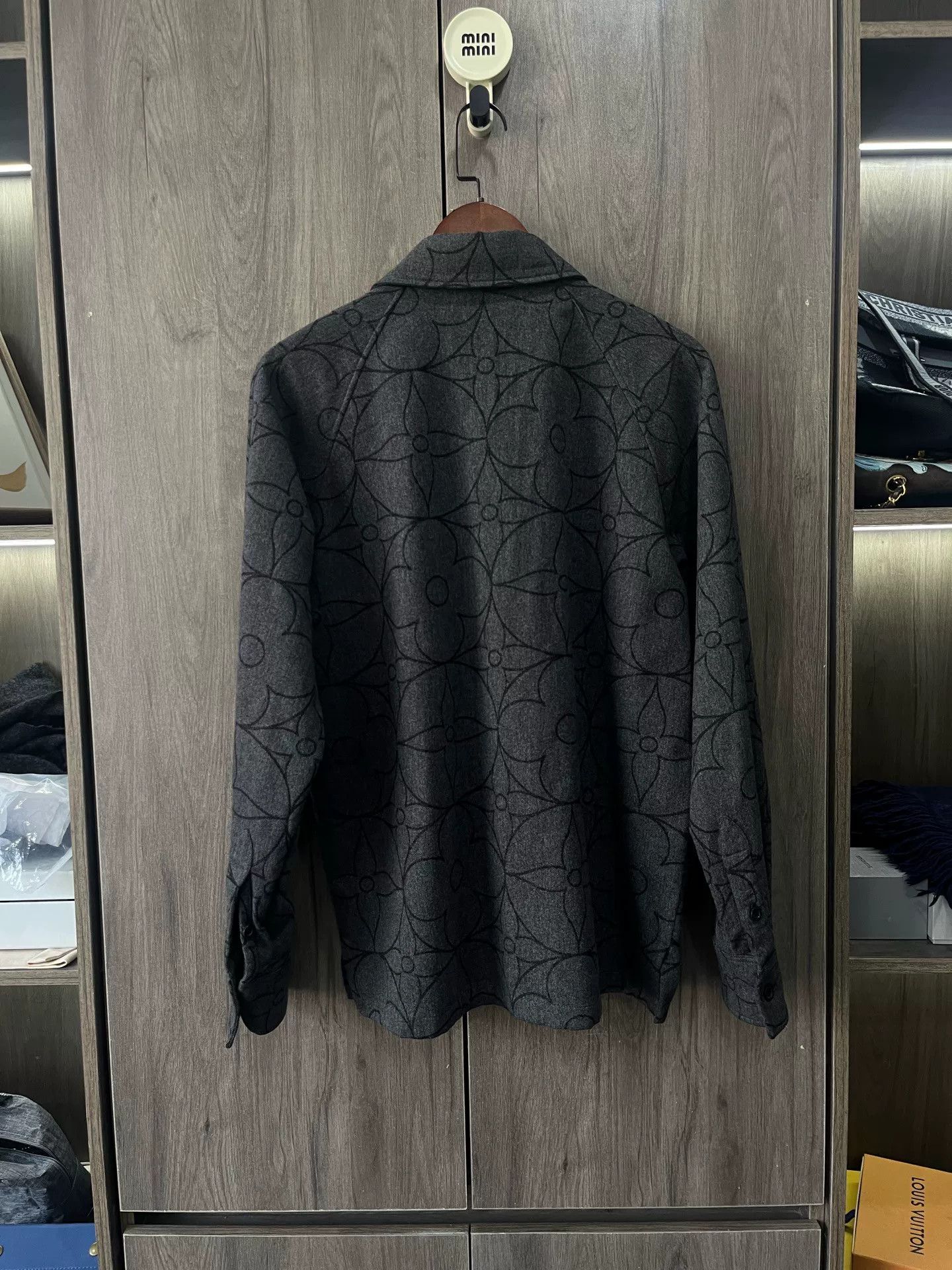 Louis Vuitton Louis Vuitton Long-Sleeve Printed Shirt Size US S / EU 44-46 / 1 - 4 Thumbnail