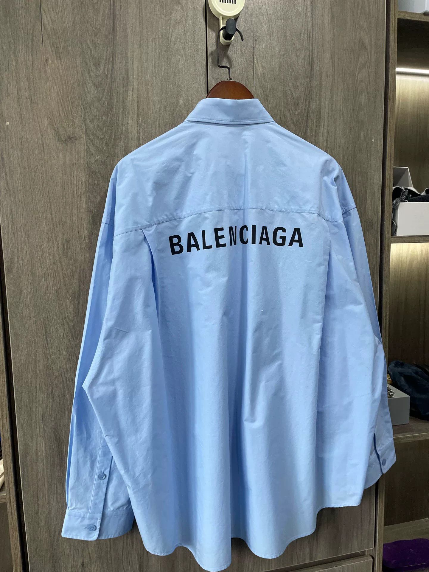 Balenciaga Balenciaga Back Print Solid Long-Sleeve Shirt Size US S / EU 44-46 / 1 - 8 Thumbnail